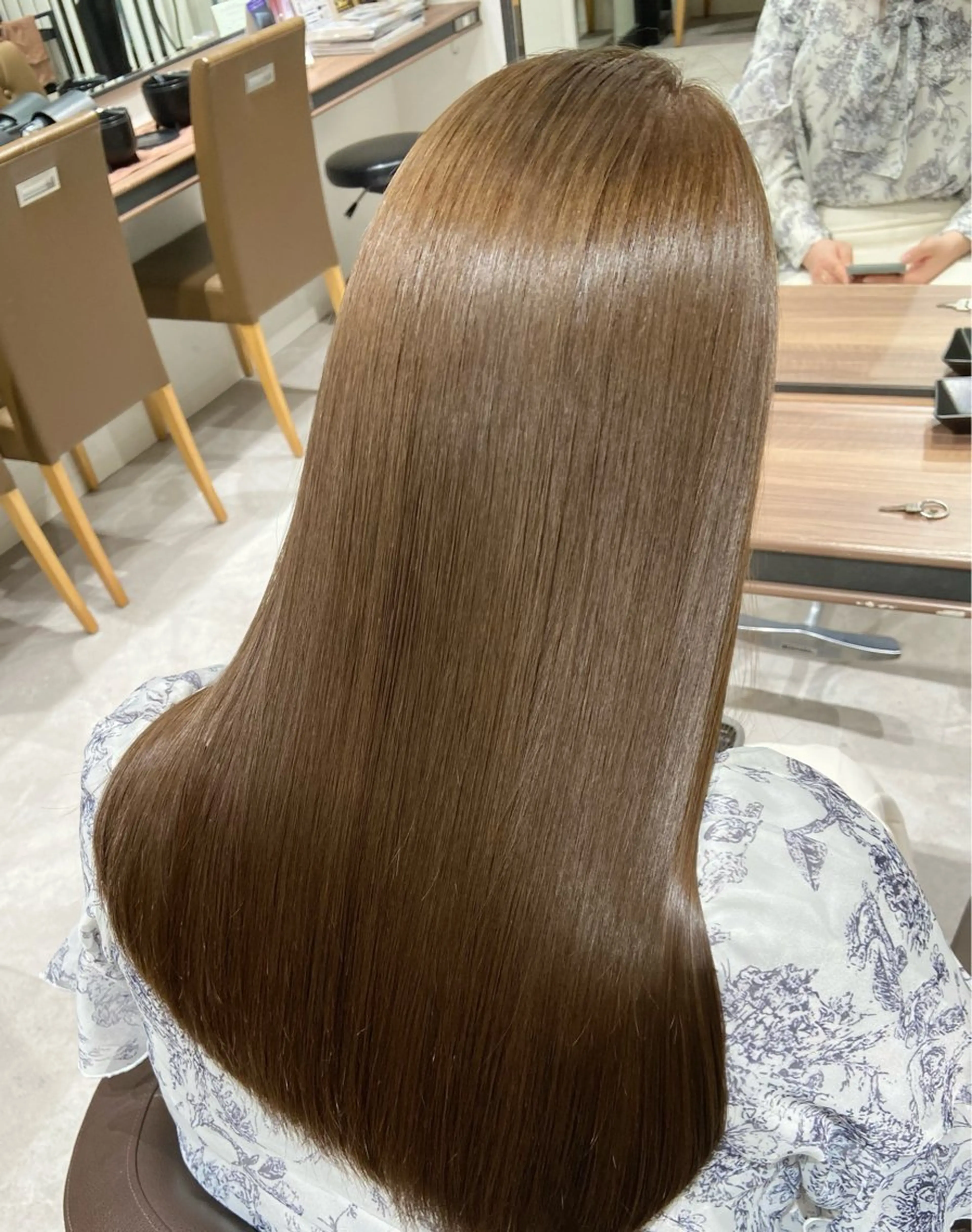 ロング カラー ベージュカラー ブリーチ ダブルカラー ブリーチなしカラー オリーブベージュ 山田 悠朱里のヘアスタイル