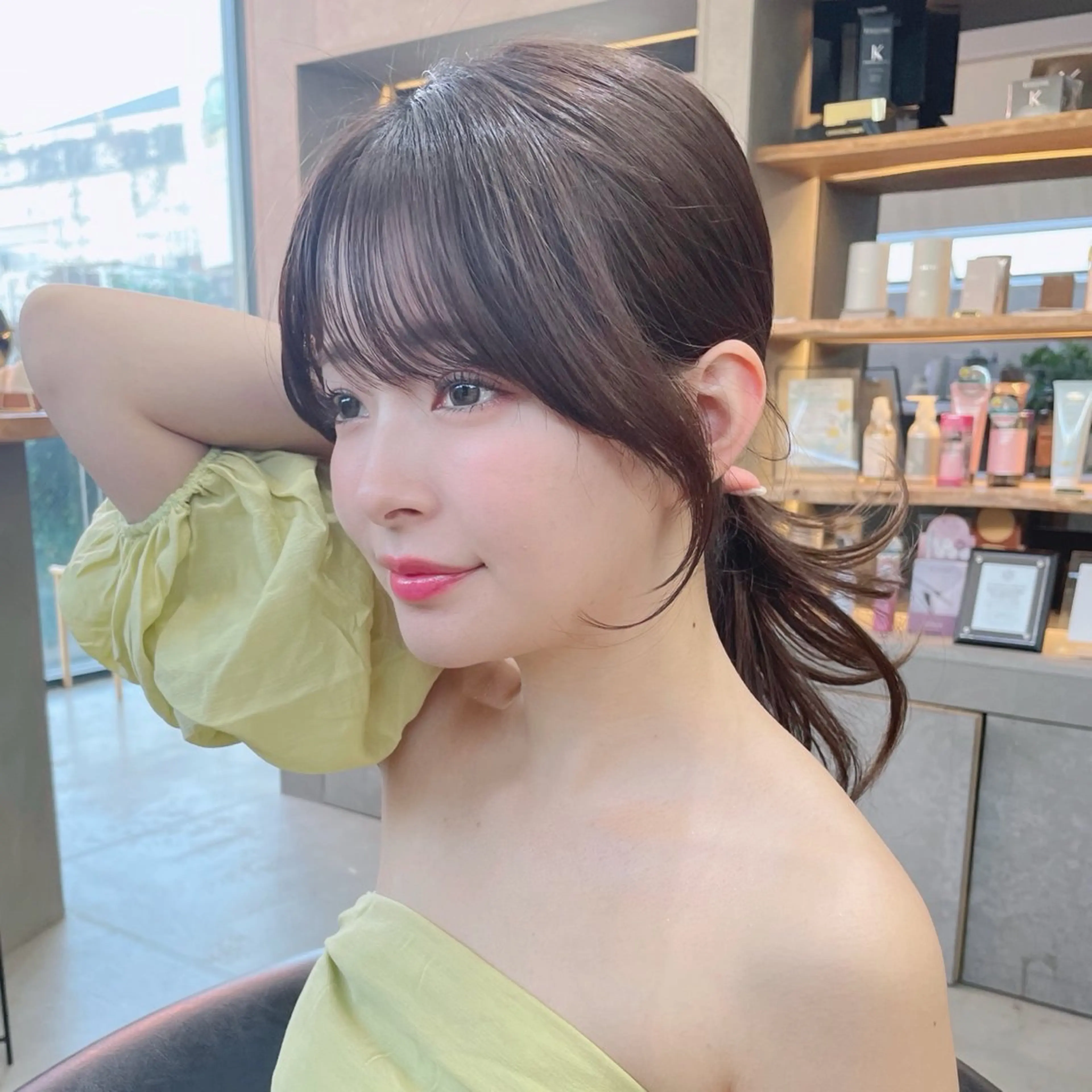 セミロング 山本翔一郎 韓国顔周りレイヤーのヘアスタイル