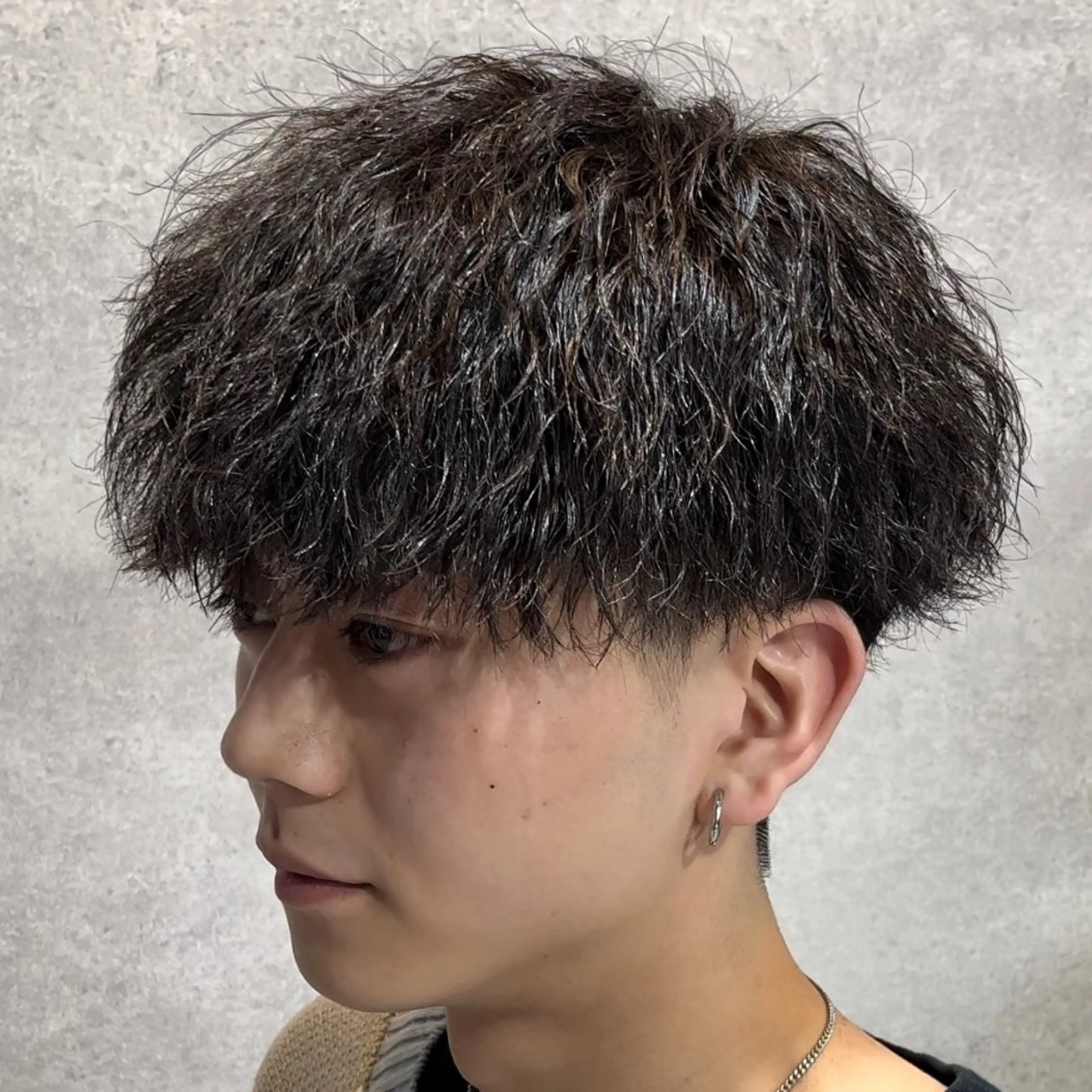 ショート カラー パーマ メンズ カット パーマ ヘッドスパ ヘアセット センターパート マスターかずまのヘアスタイル