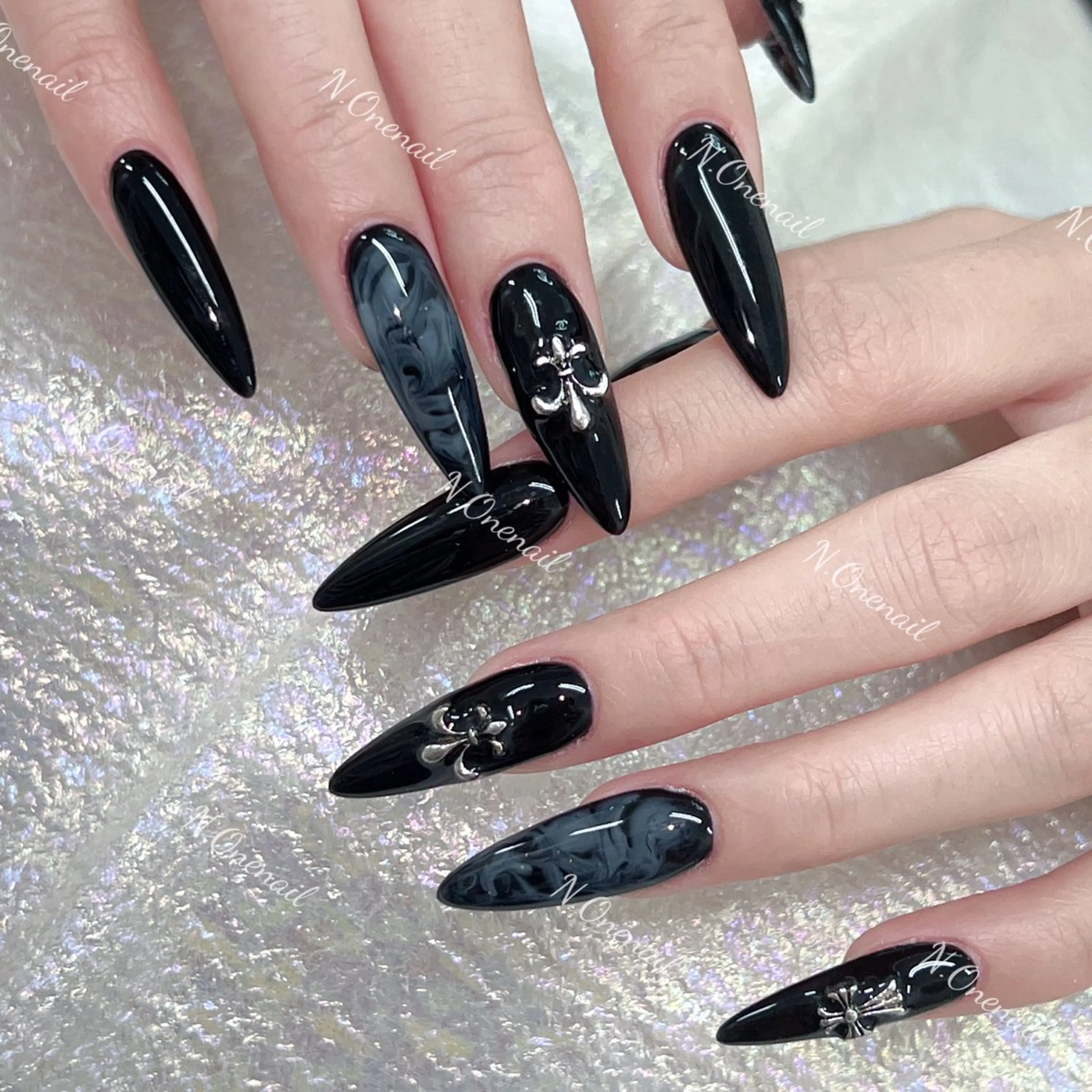 ネイル オーロラネイル フットネイル フレンチネイル ジェルネイル 氷ネイル・うるうるネイル 長いだし/スカルプ/ パラシェルN.oneのネイルデザイン