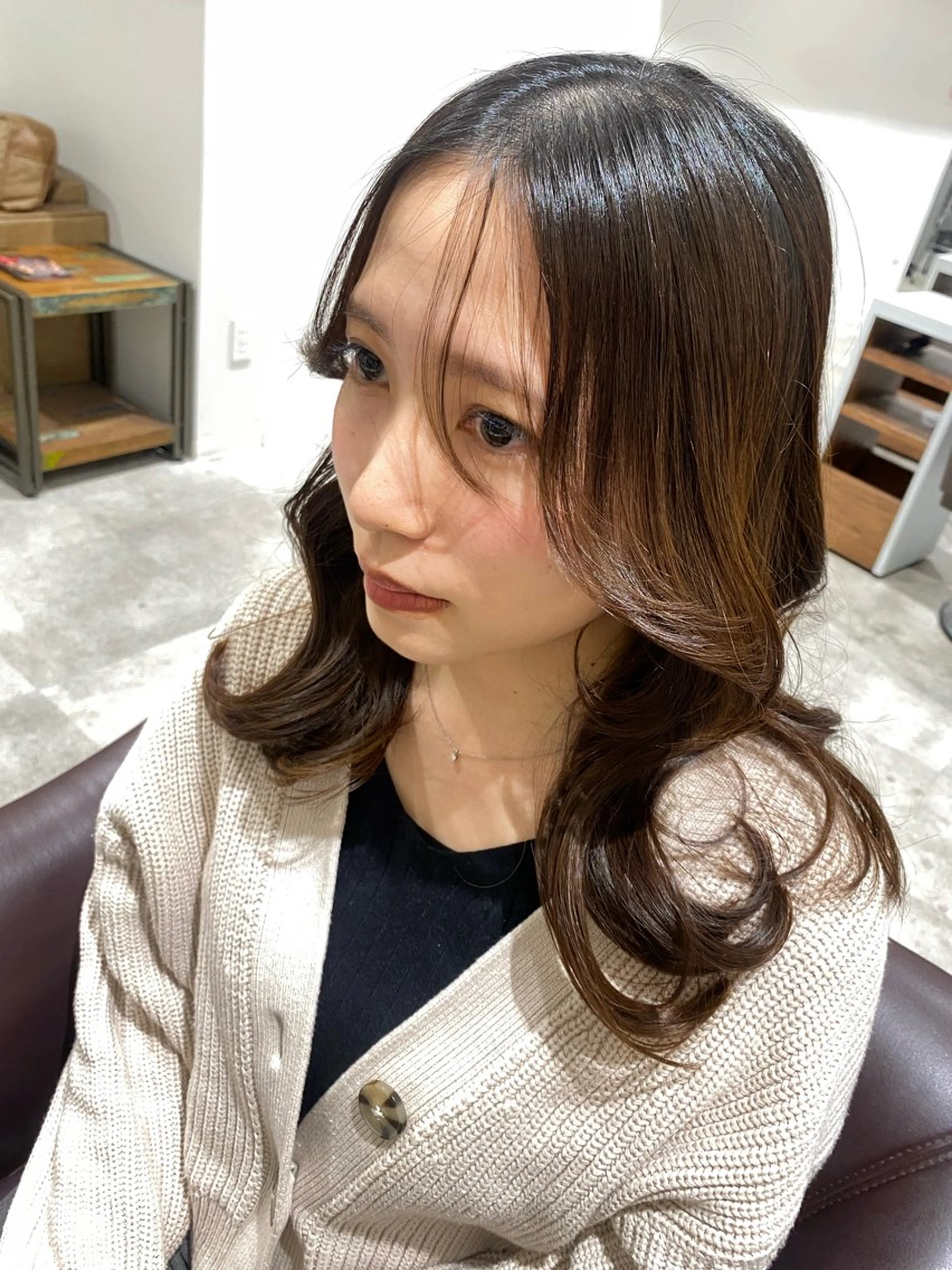 ミディアムレイヤーカット+トリートメントの写真