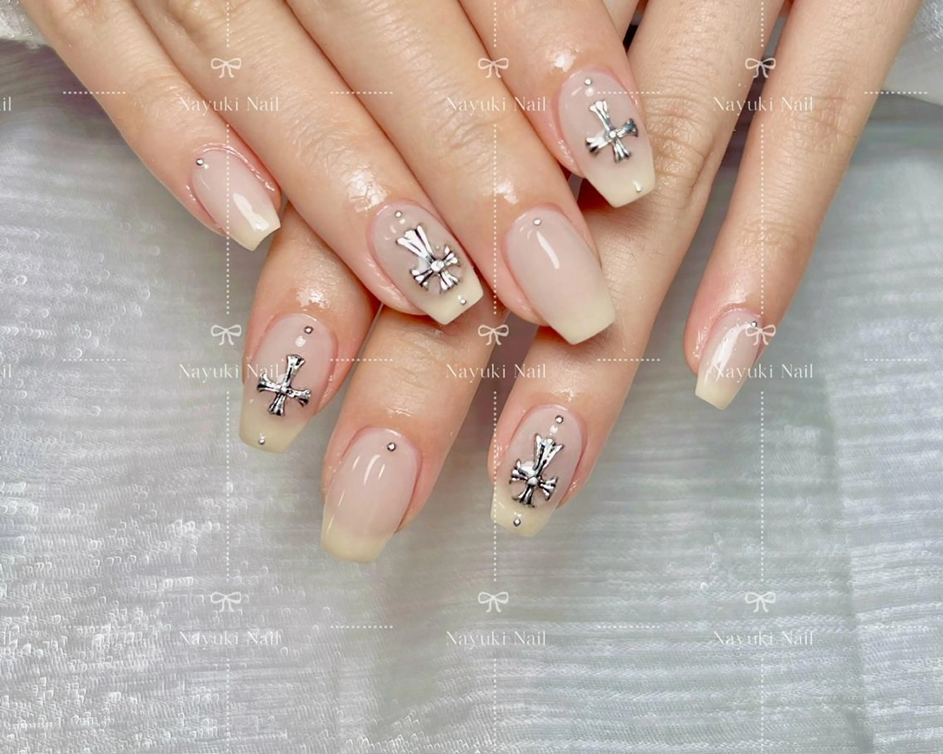 ネイル 🦋 Queenieのネイルデザイン