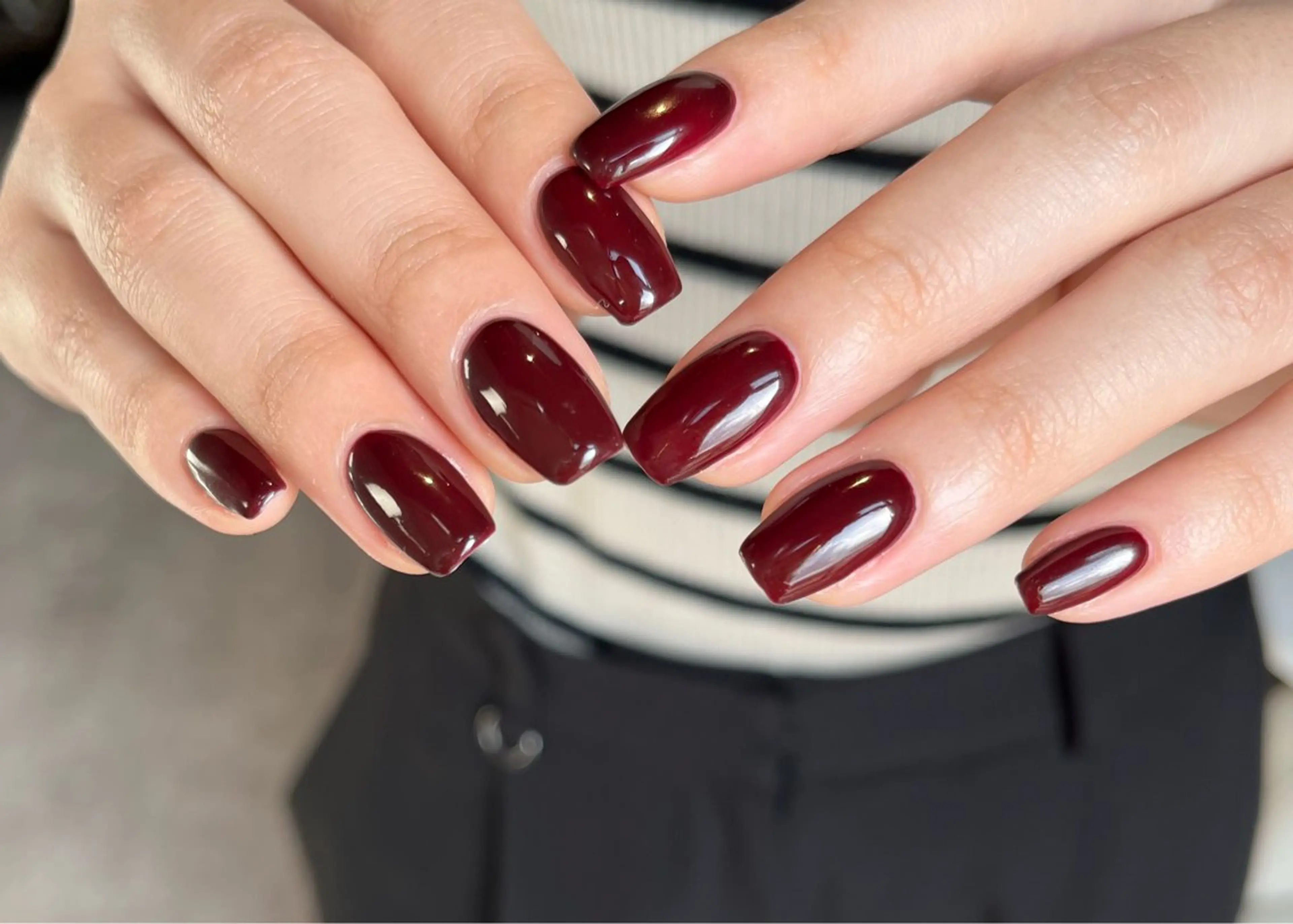 ネイル ボルドー ワンカラーネイル swallow nail所属・スワローネイル misatoのネイルデザイン