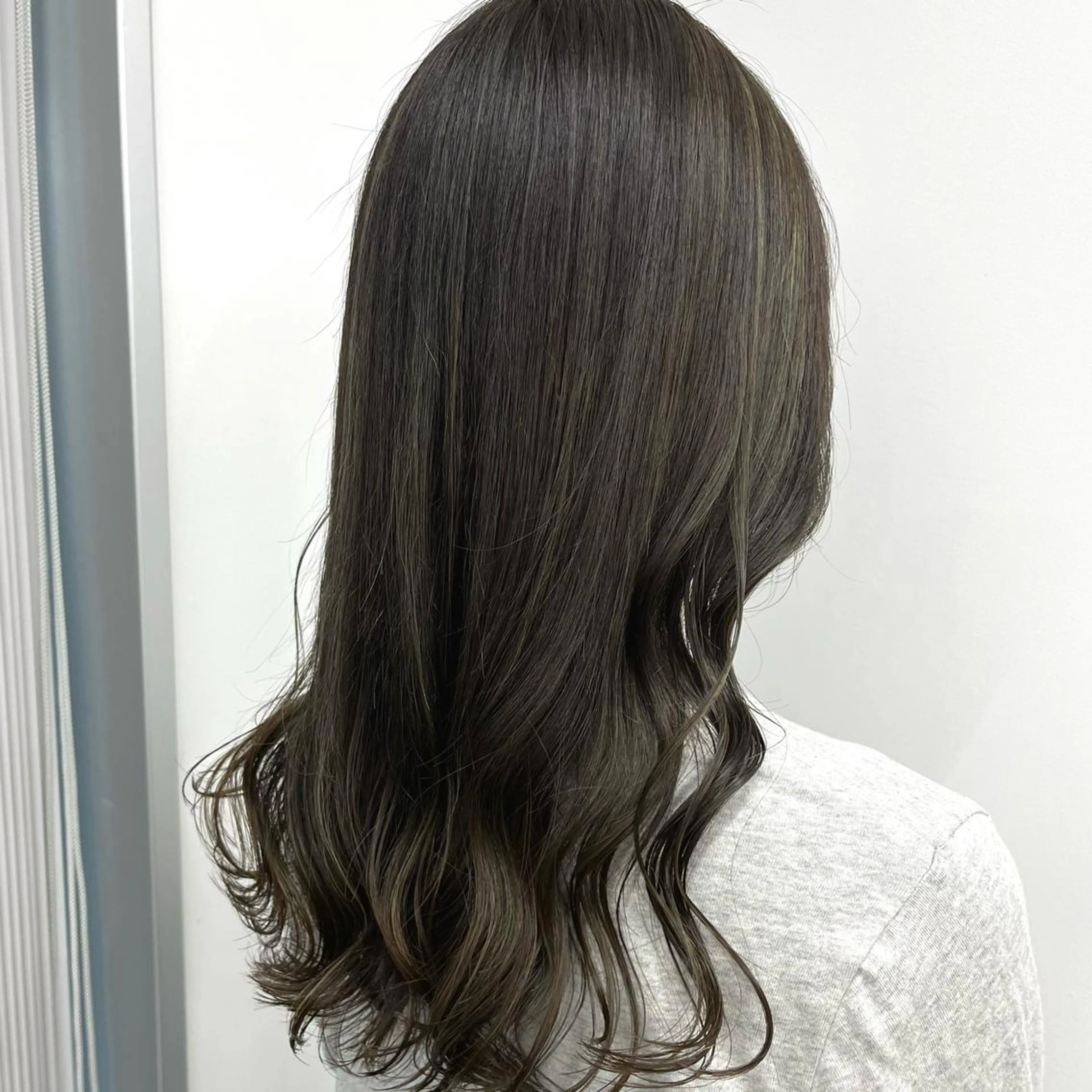 カラー 美髪縮毛矯正🫧 艶カラー/スズカのヘアスタイル