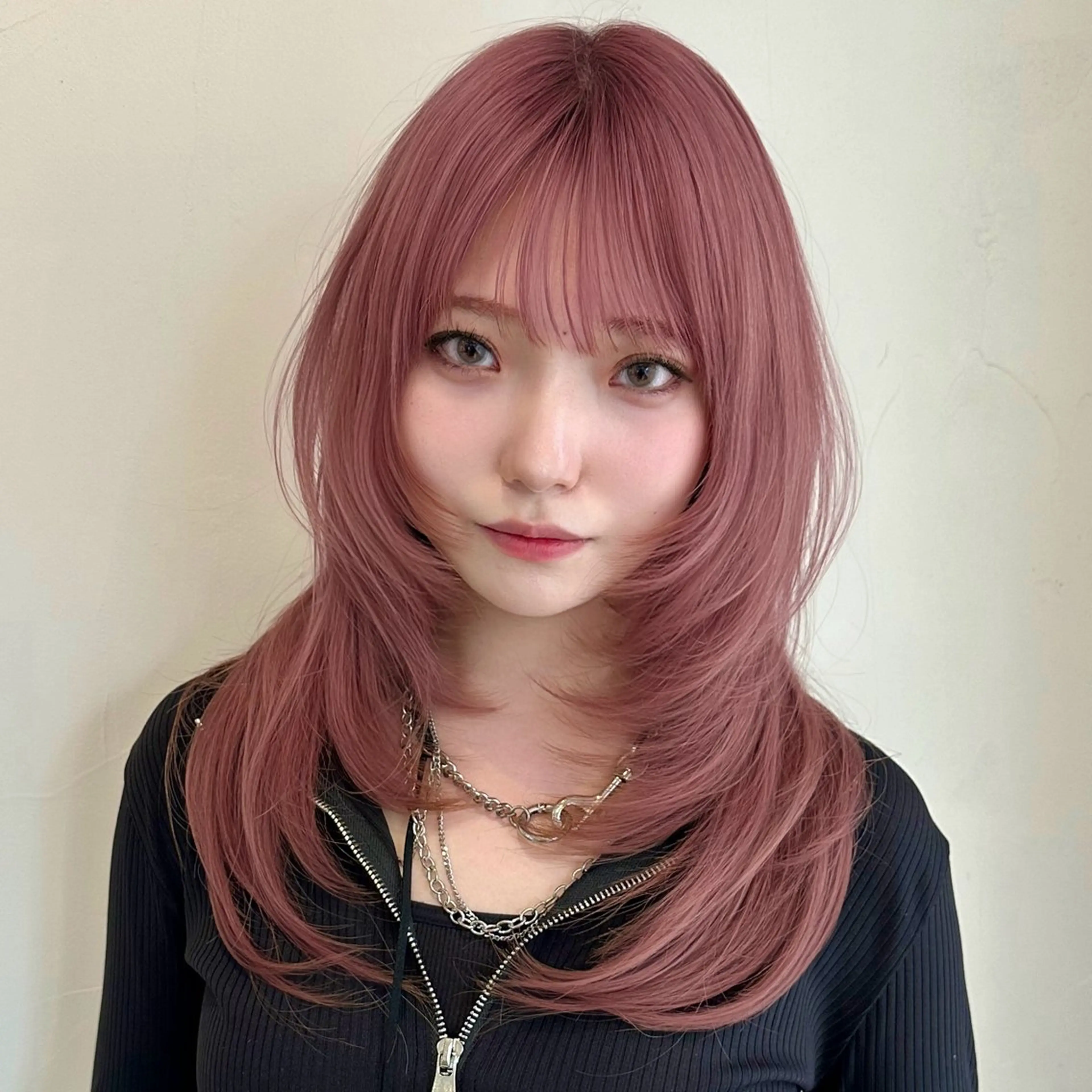 ミディアム カット ヘアカラー トリートメント 🌹ハッシュカット、 レイヤー韓国ヘア🌹のヘアスタイル