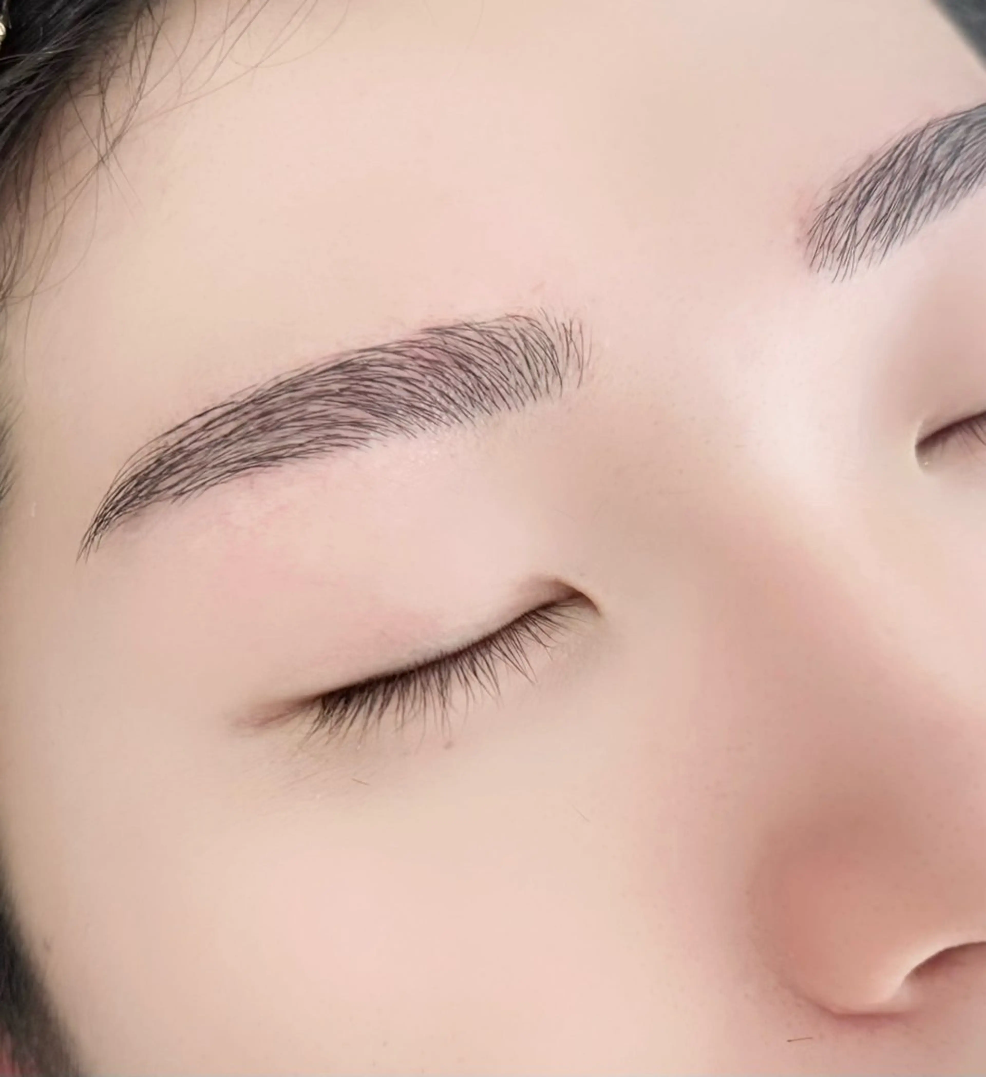 アイブロウ メンズアイブロウ CERINA Miiのマツエク・マツパデザイン