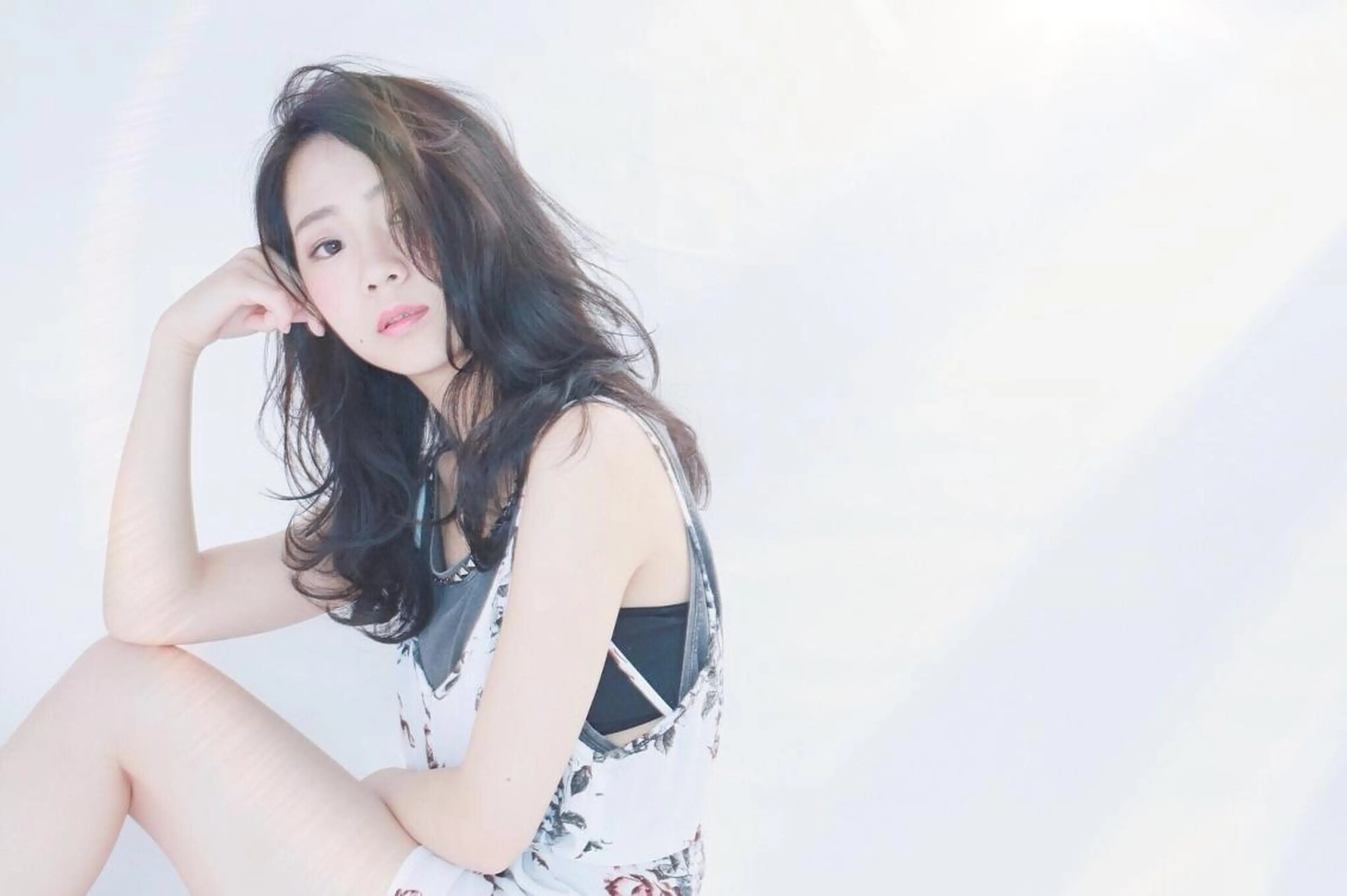 ミディアム カラー パーマ バレイヤージュ ブルーカラー ブルージュ グラデーションカラー ハイライトカラー nubes所属・🌟高田 聖菜🌟のヘアスタイル