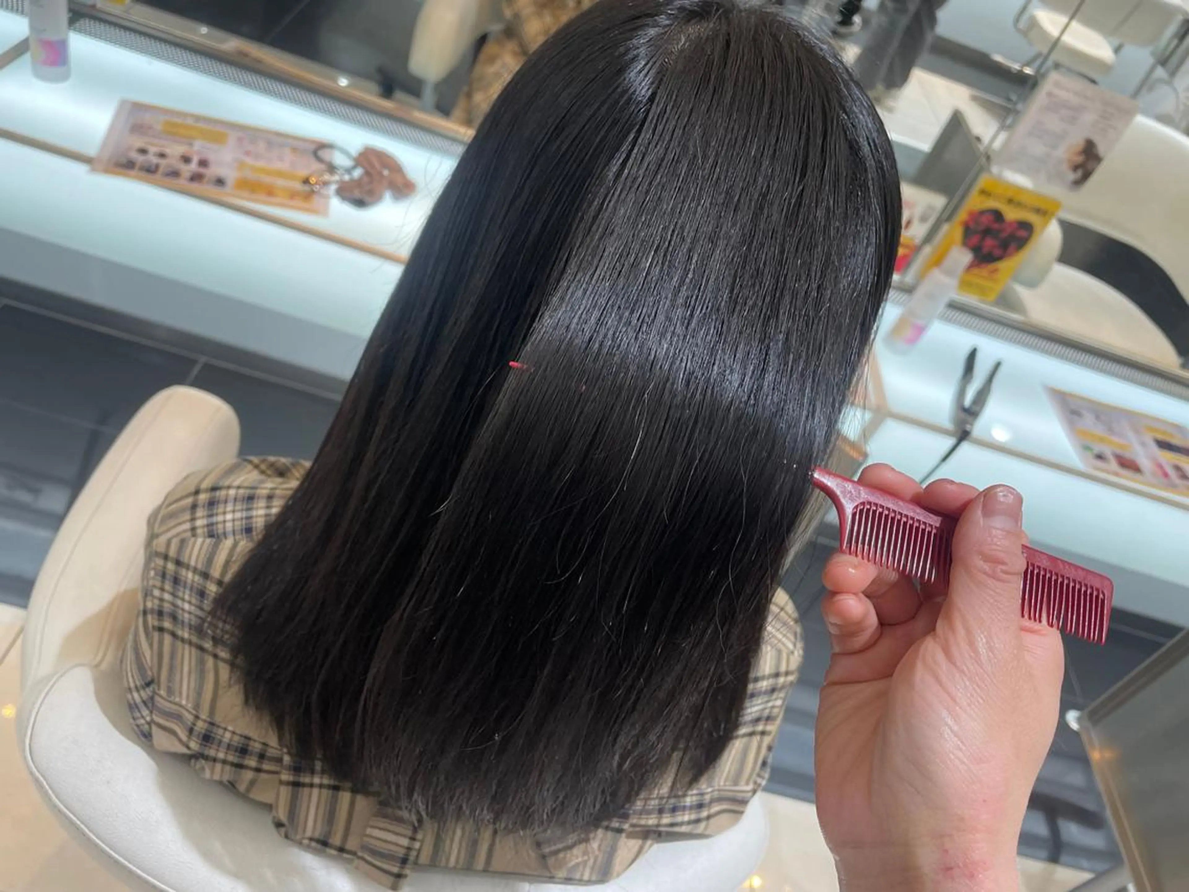 セミロング 髪質改善カラー 清利あやなのヘアスタイル