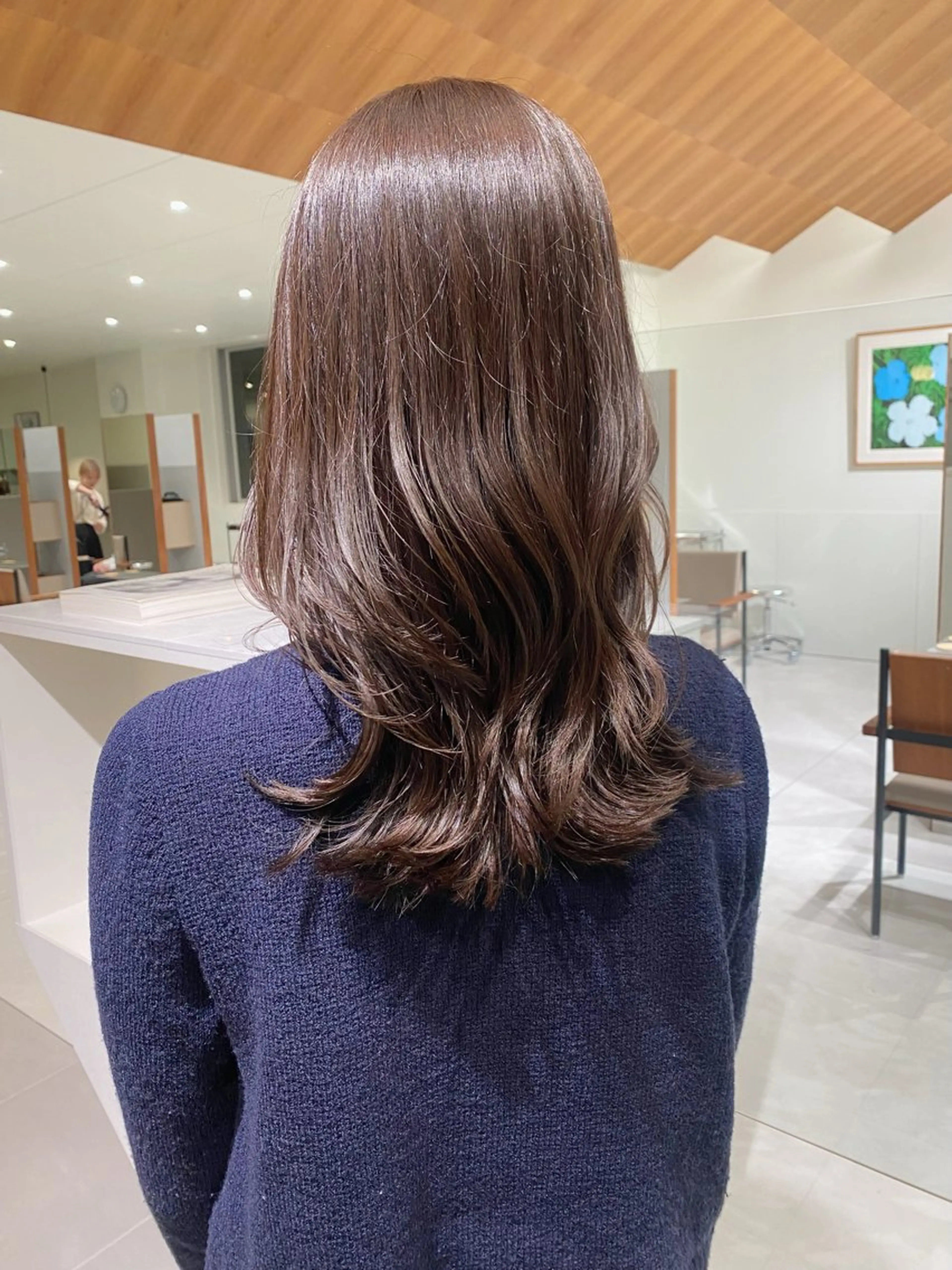 セミロング ラベンダーベージュ くびれヘア くびれレイヤー レイヤーカット 🎀透明感× 暖色カラーつな🎀のヘアスタイル