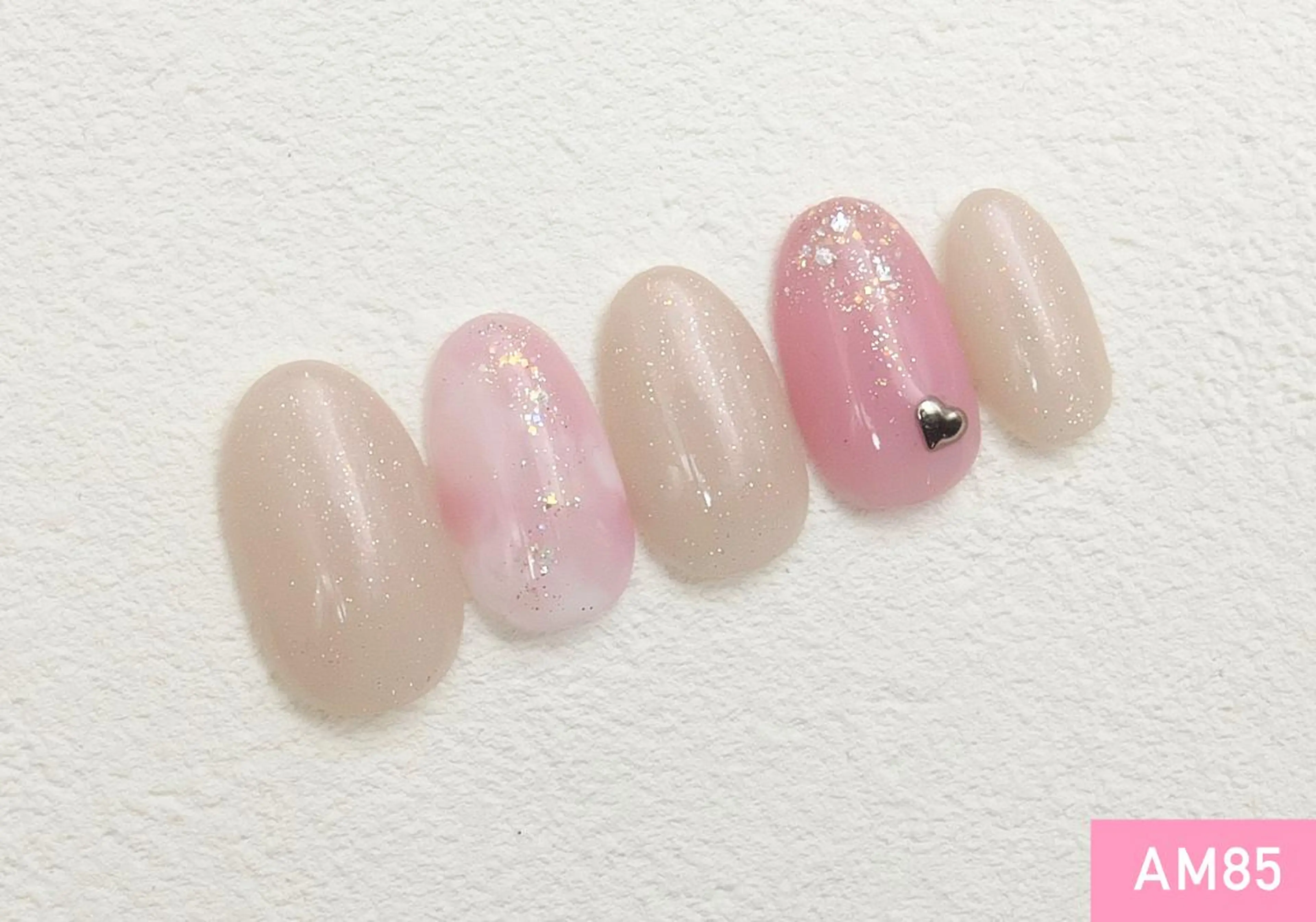 ネイル シルバー 新橋🫧 Nailのネイルデザイン