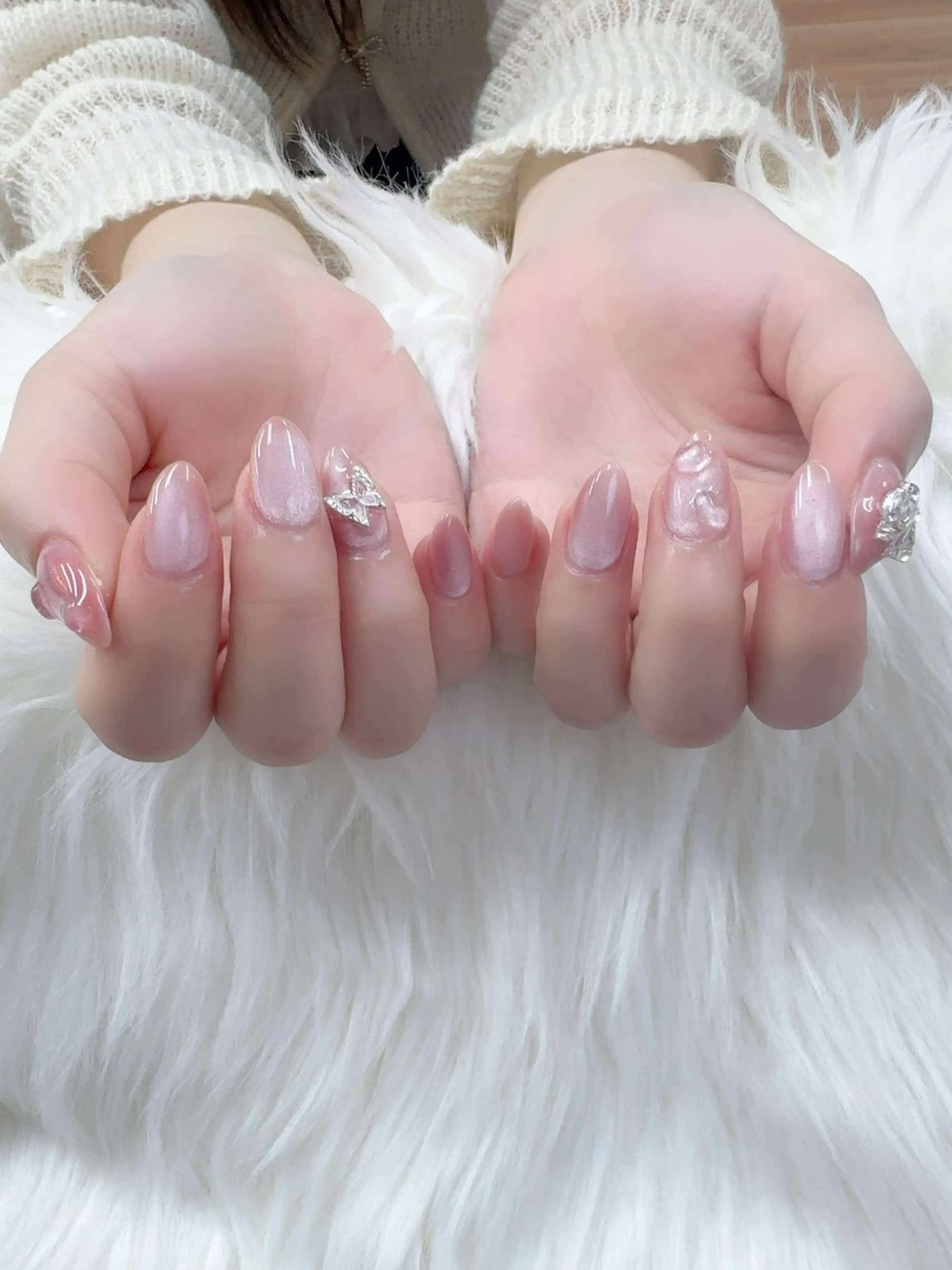 ネイル フレンチネイル グラデーション キラキラネイル 韓国ネイル マグネットネイル ハンドネイル ハンドケア Hara Nail 【パラジェル使用】のネイルデザイン