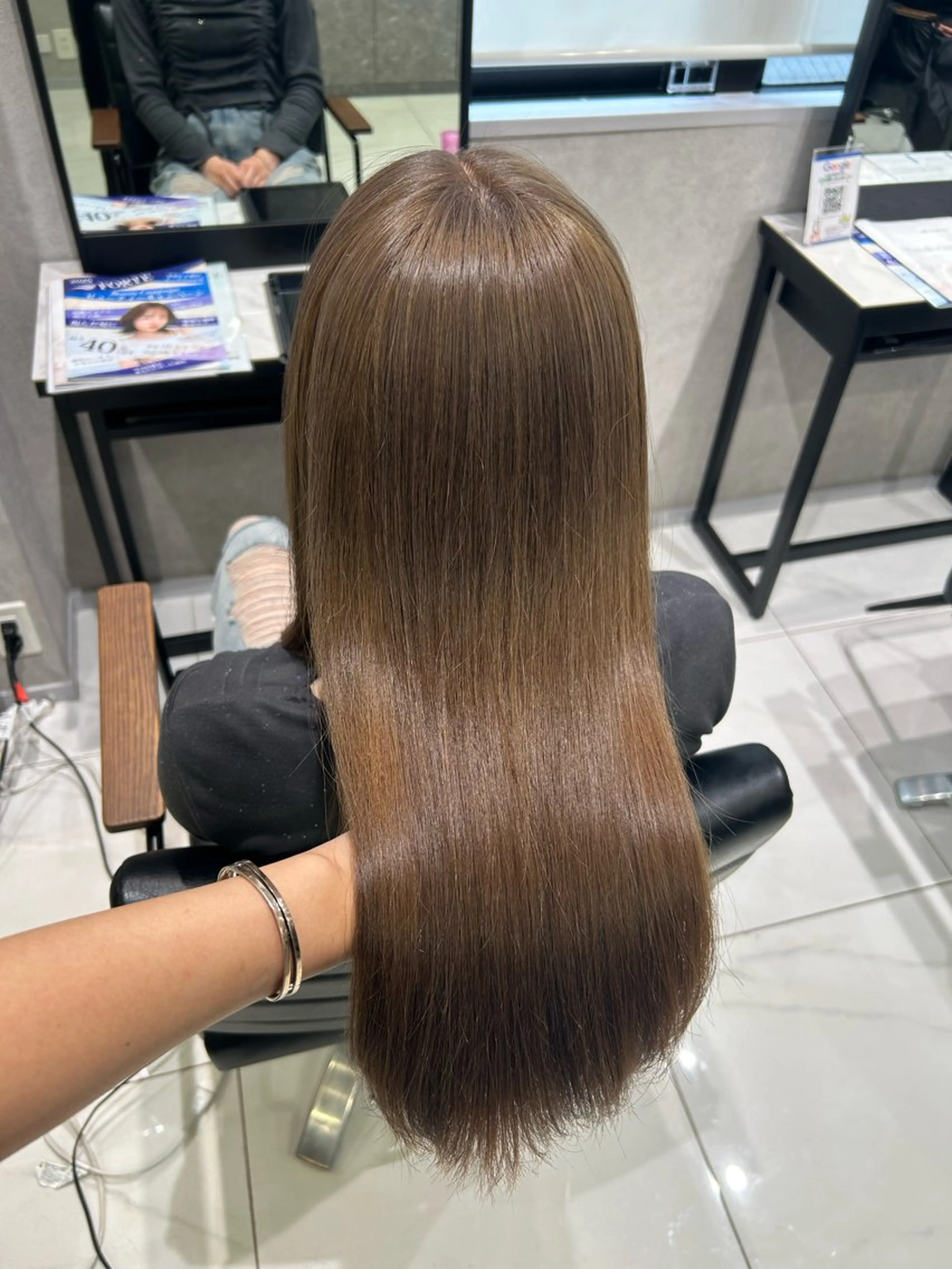 カラー グレージュ 透明感カラー💙 束感マツエク🪼海月のヘアスタイル