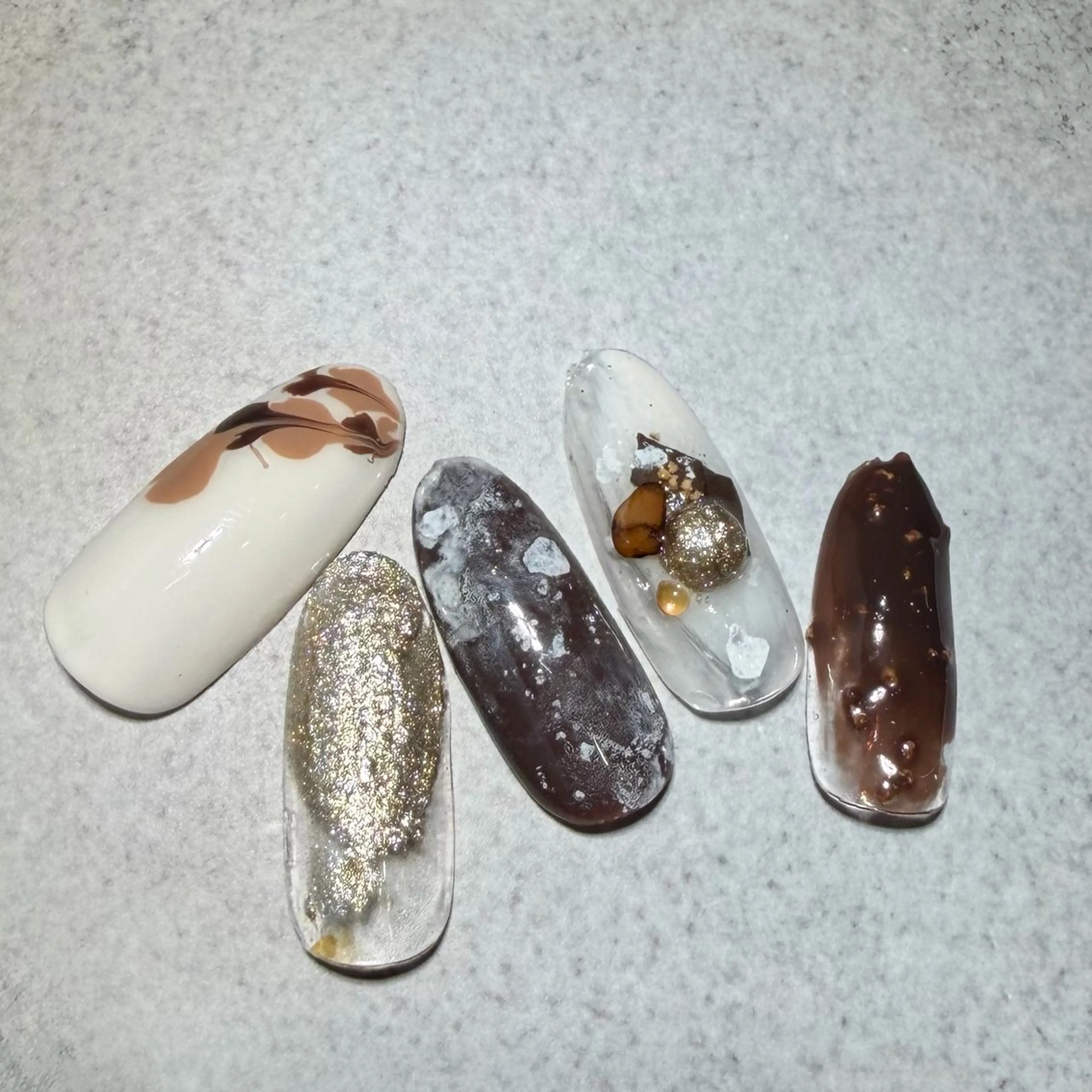 ネイル アートネイル 長さ出し ハンドネイル A85G ayakoのネイルデザイン