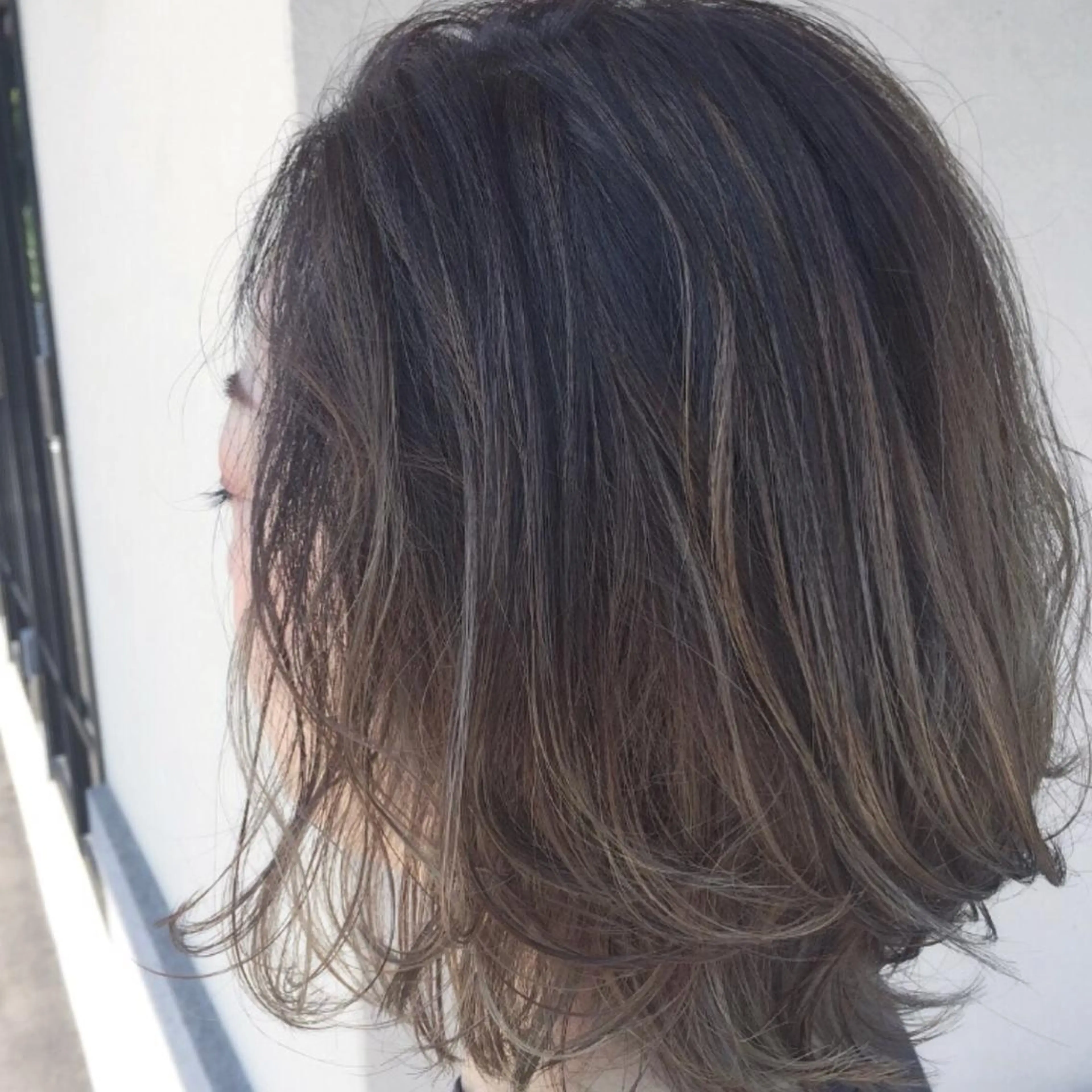 ミディアム カラー パーマ ミディアムパーマ デジタルパーマ 大石 陽菜のヘアスタイル