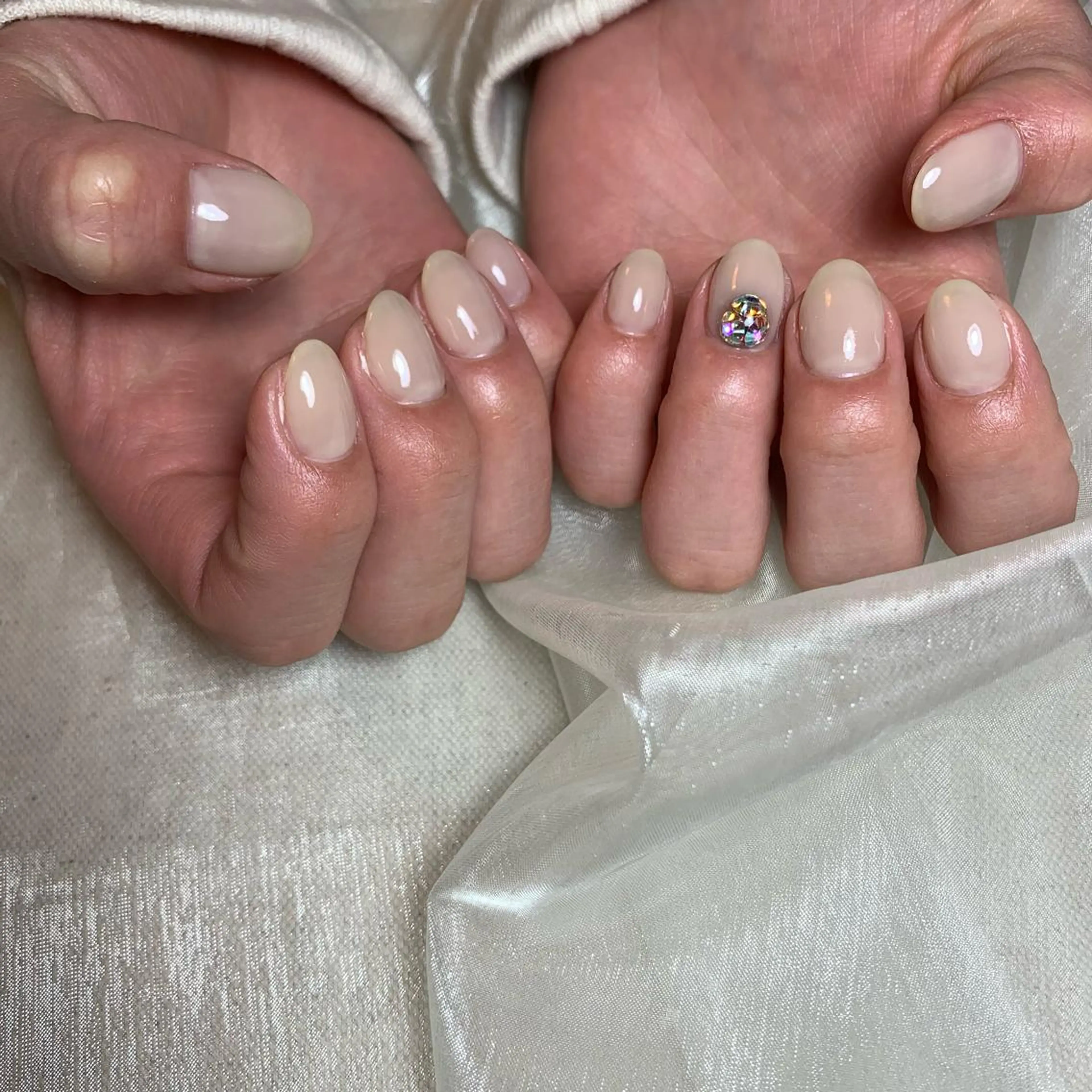 ネイル ハンドネイル repos~ルポ~所属・里見 麗のネイルデザイン