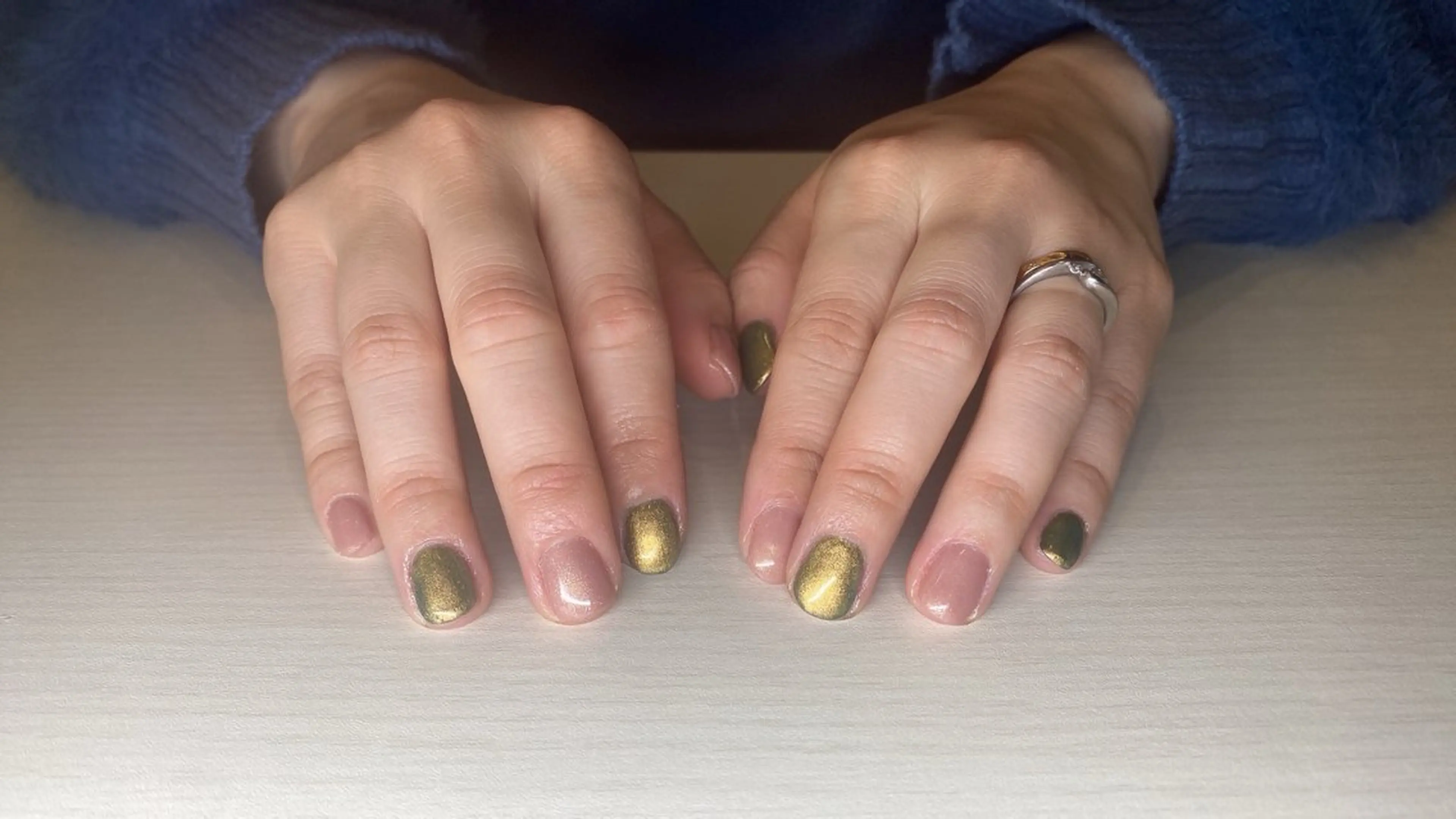 ネイル グリーン ラメ(グリッター) ワンカラーネイル ピンク 齋藤 優花のネイルデザイン