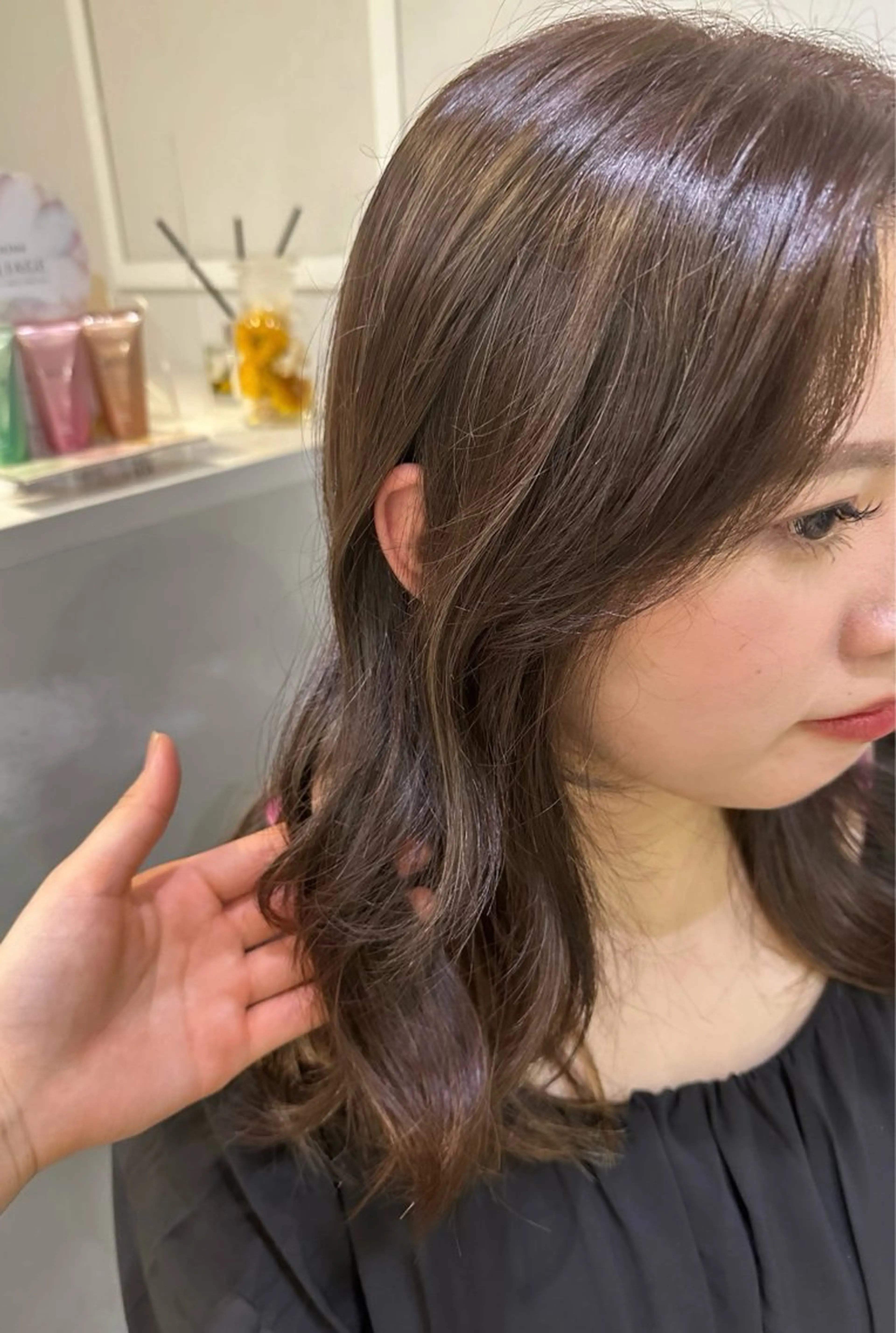 カラー アッシュ ベージュカラー ブラウンカラー 透明感カラー カット ヘアカラー kii所属・サエキ ルイのヘアスタイル
