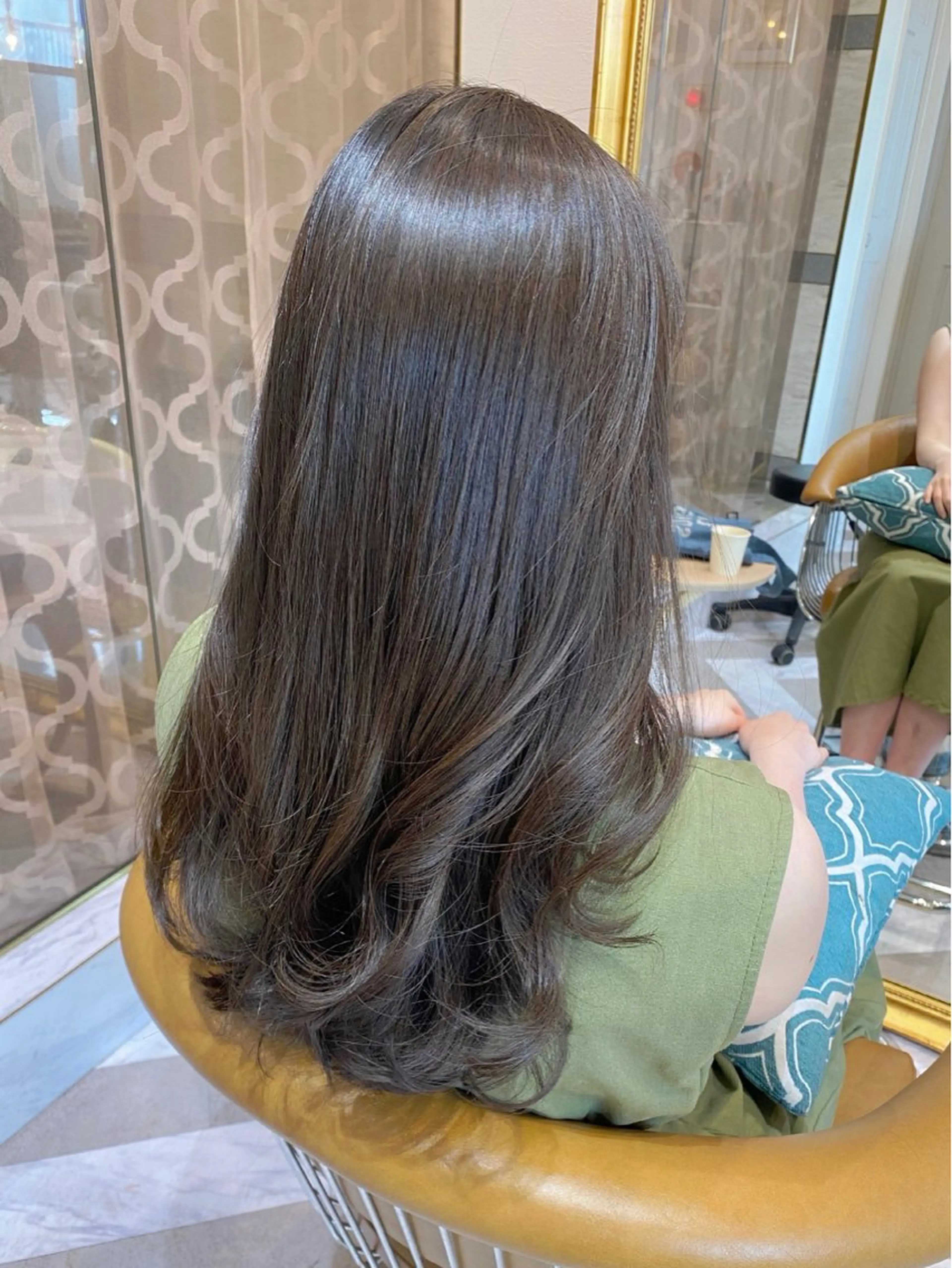 ミディアム カラー カット ヘアカラー トリートメント レイヤーカット /透明感カラー西田のヘアスタイル