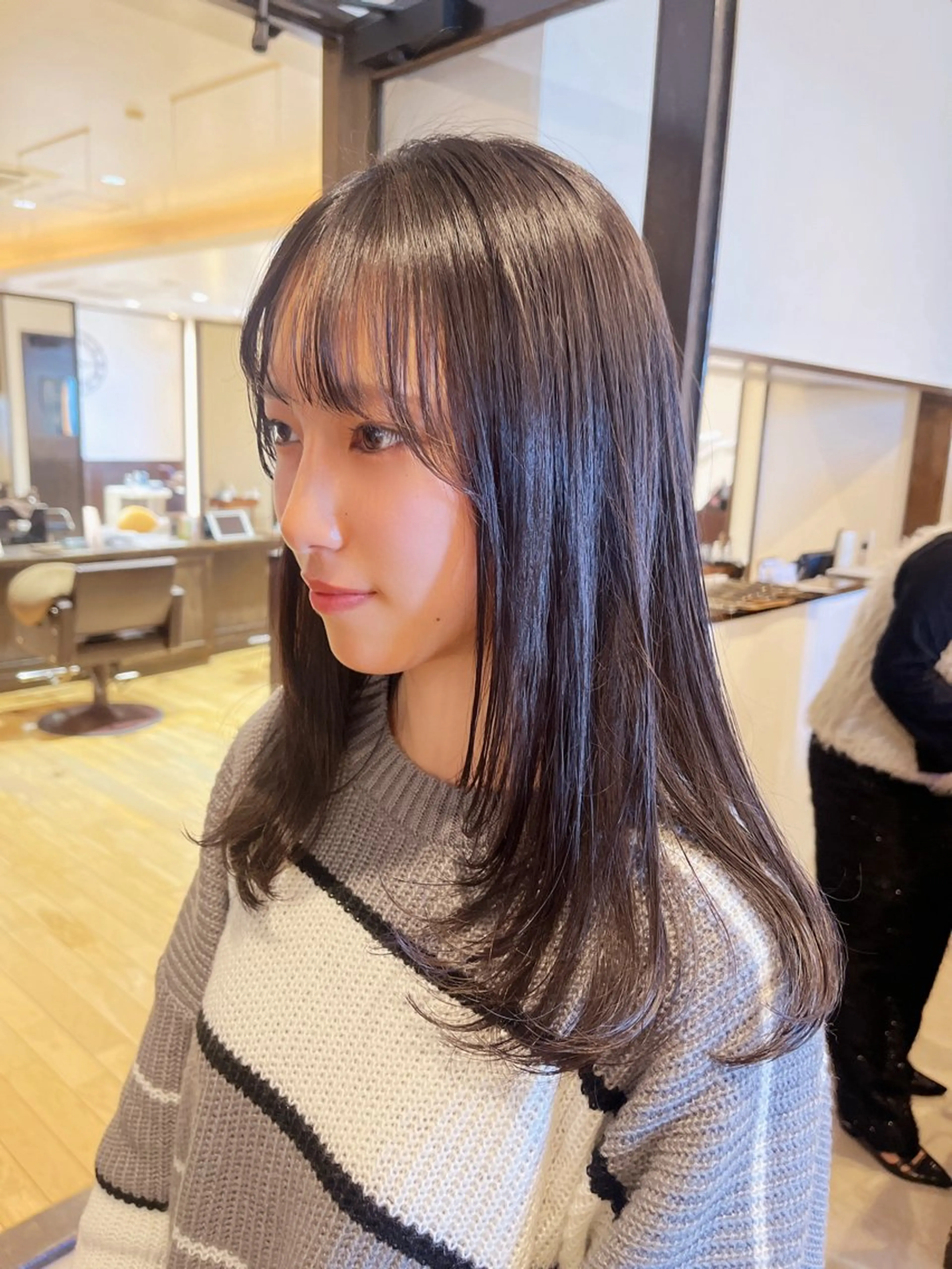 セミロング カット 赤み消しカラー 🩵かりんのヘアスタイル