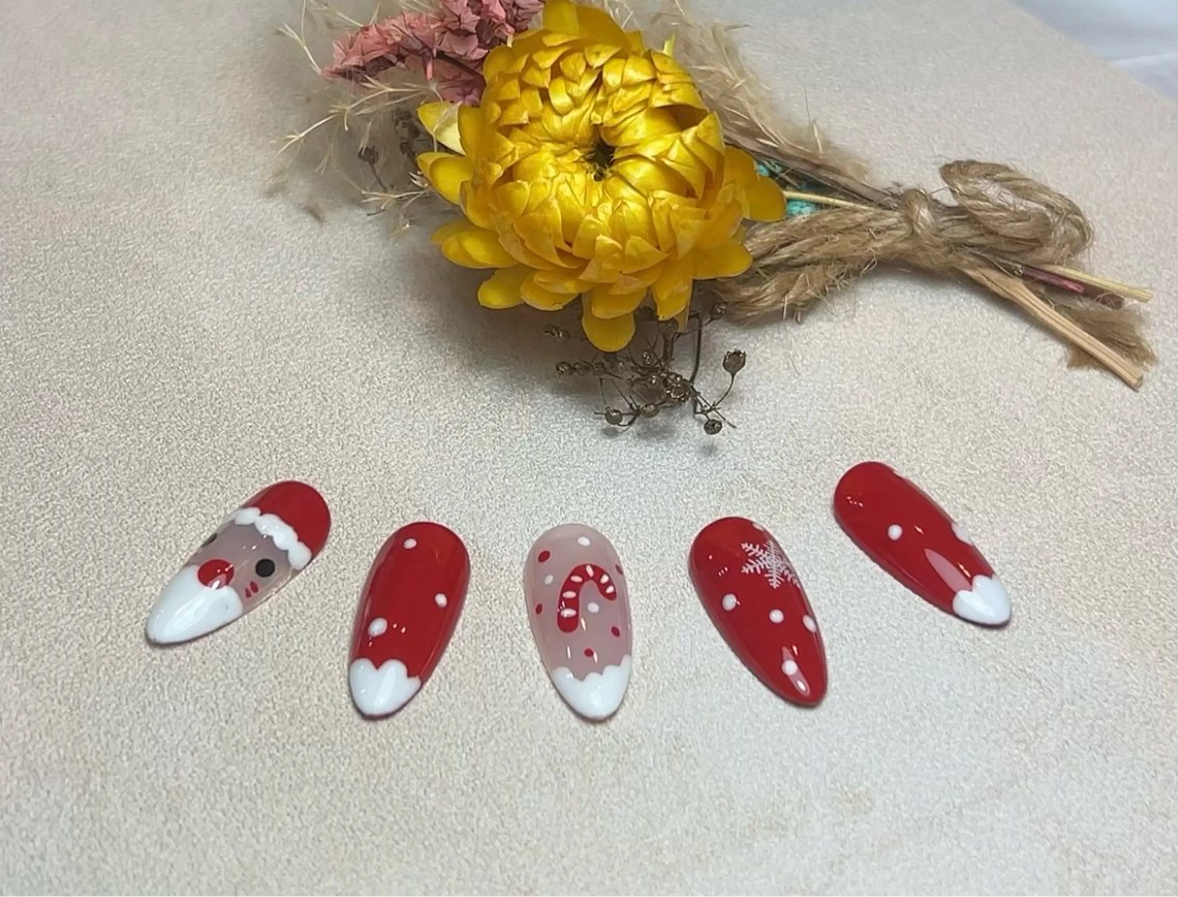 ネイル キラキラネイル マグネットネイル ピンク 冬ネイル クリスマス You nailのネイルデザイン