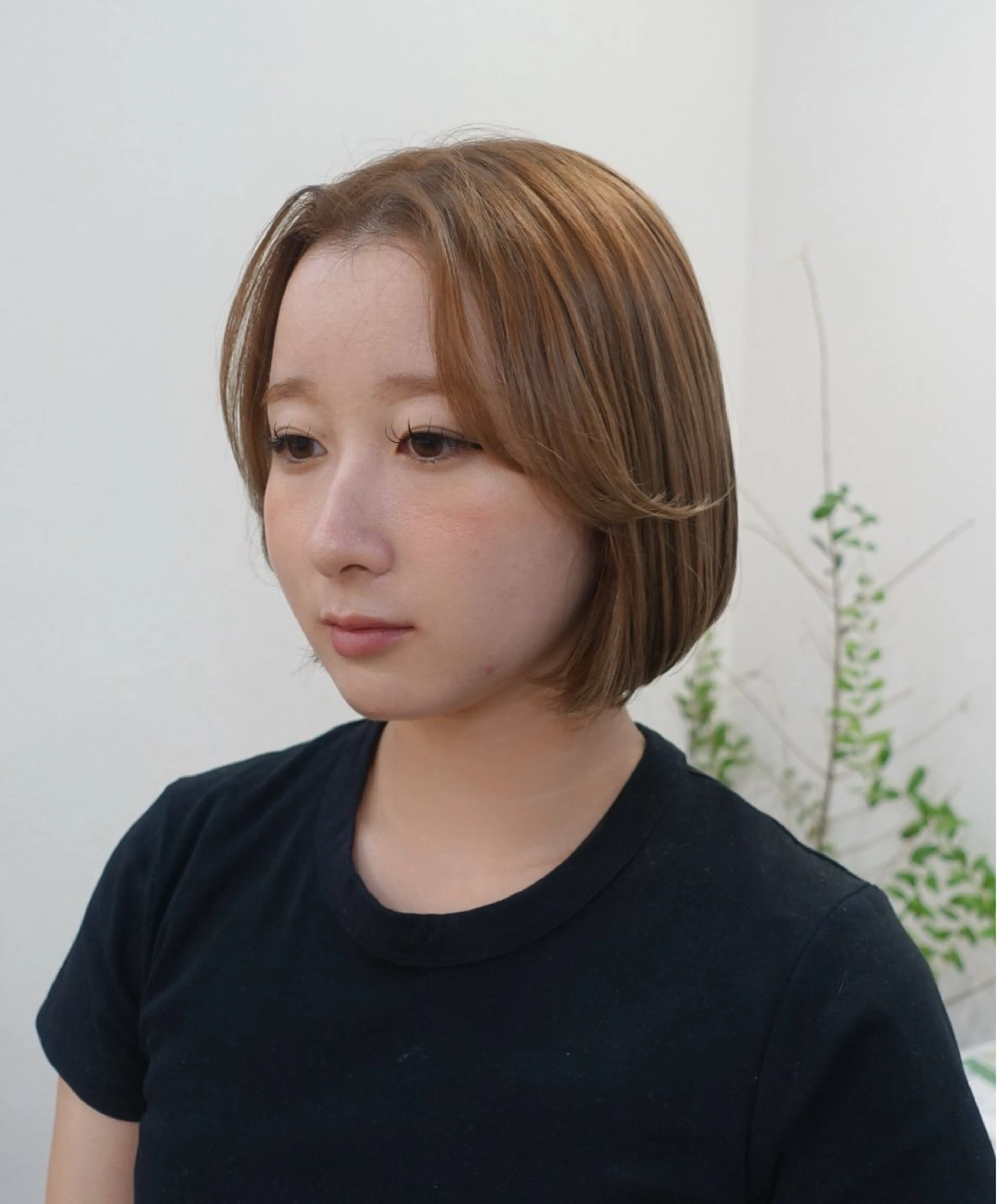 ショート ボブ カット Ｆ.まひろ🎀 暖色カラー／ベージュのヘアスタイル