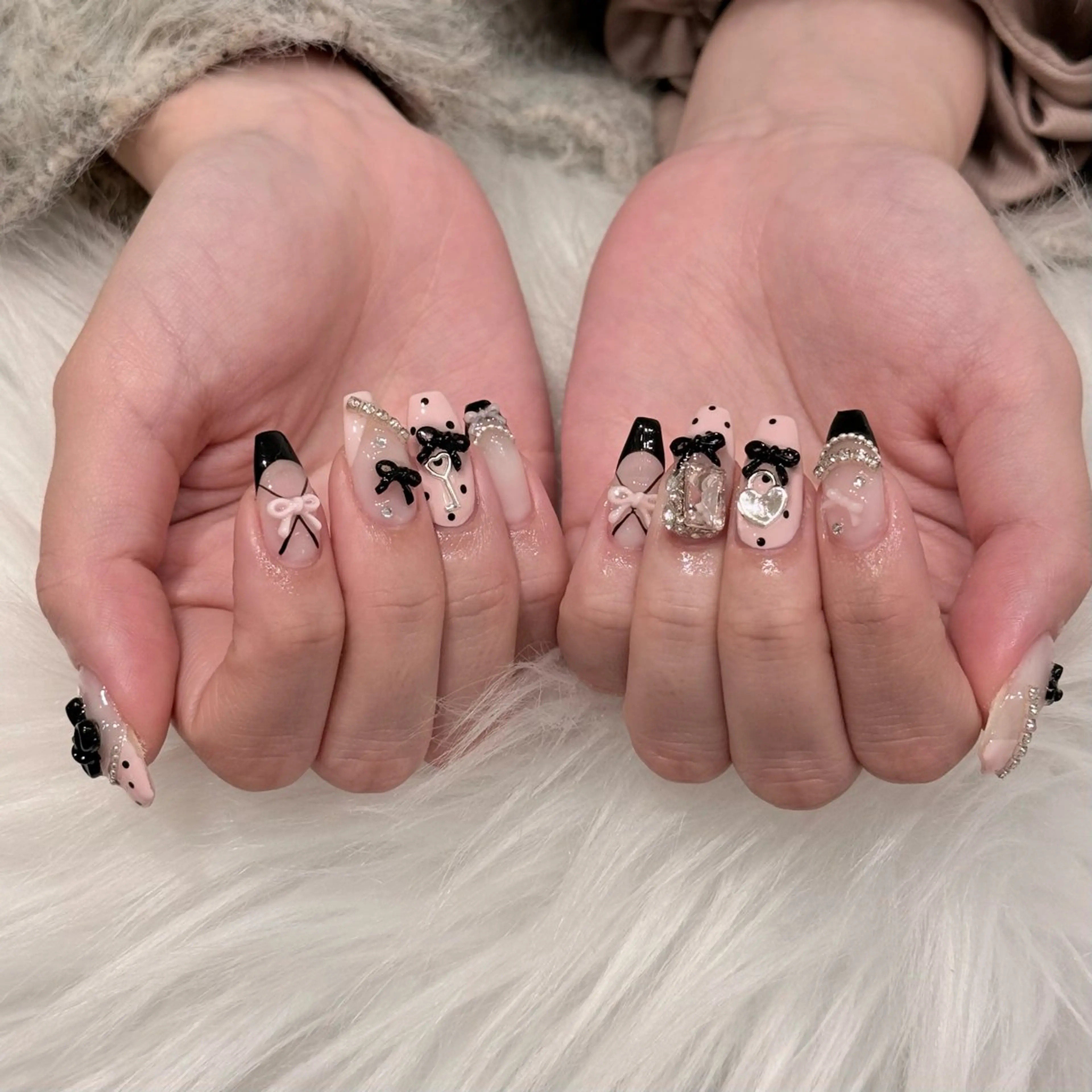ネイル チークネイル ドット フレンチネイル グラデーション ハート ハンドネイル ハンドケア Nihonthy Nail 新宿所属・Anrya panのネイルデザイン