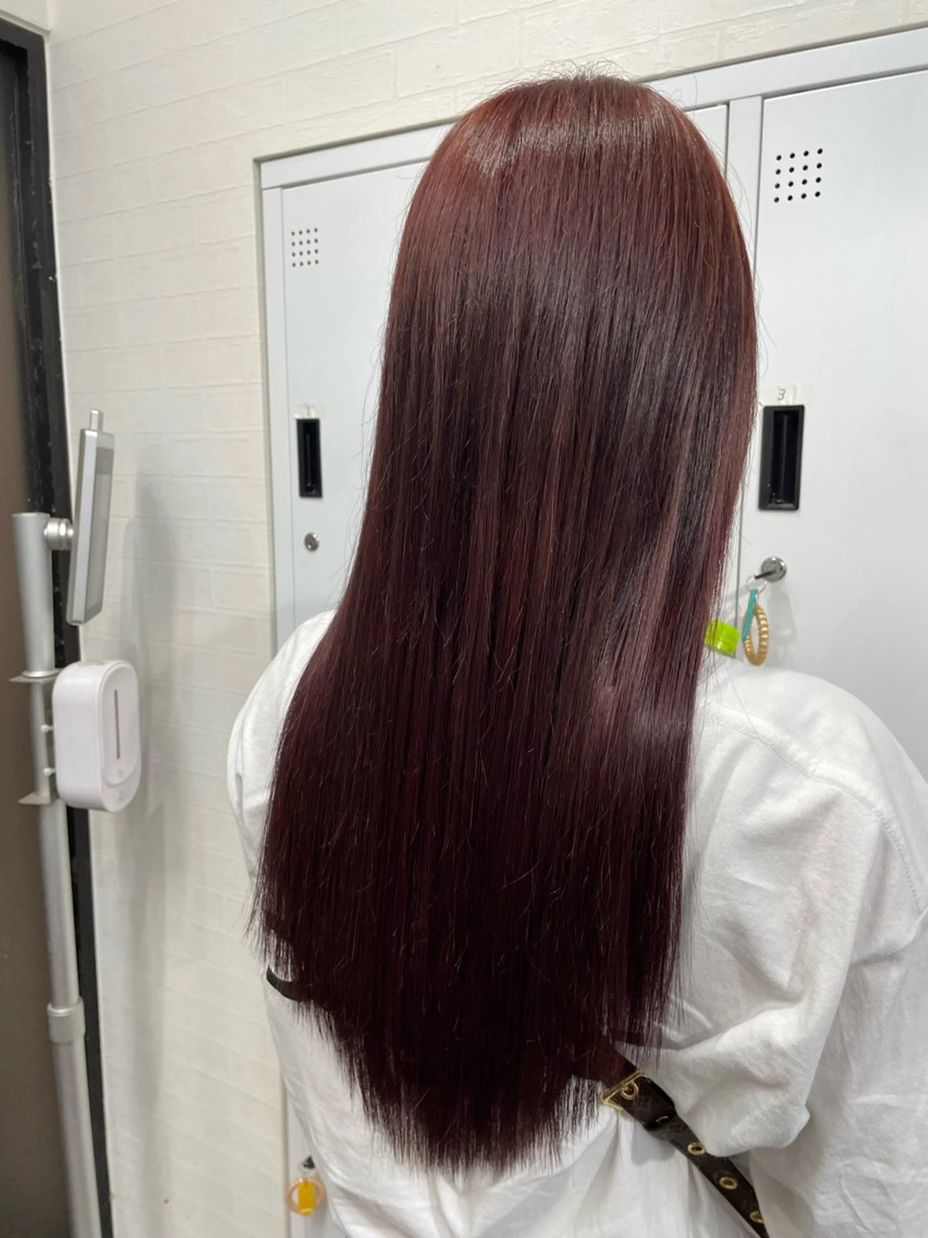 ロング apollo 横浜所属・横浜🦋ハイトーン 🫐耳つぼジュエリーのヘアスタイル