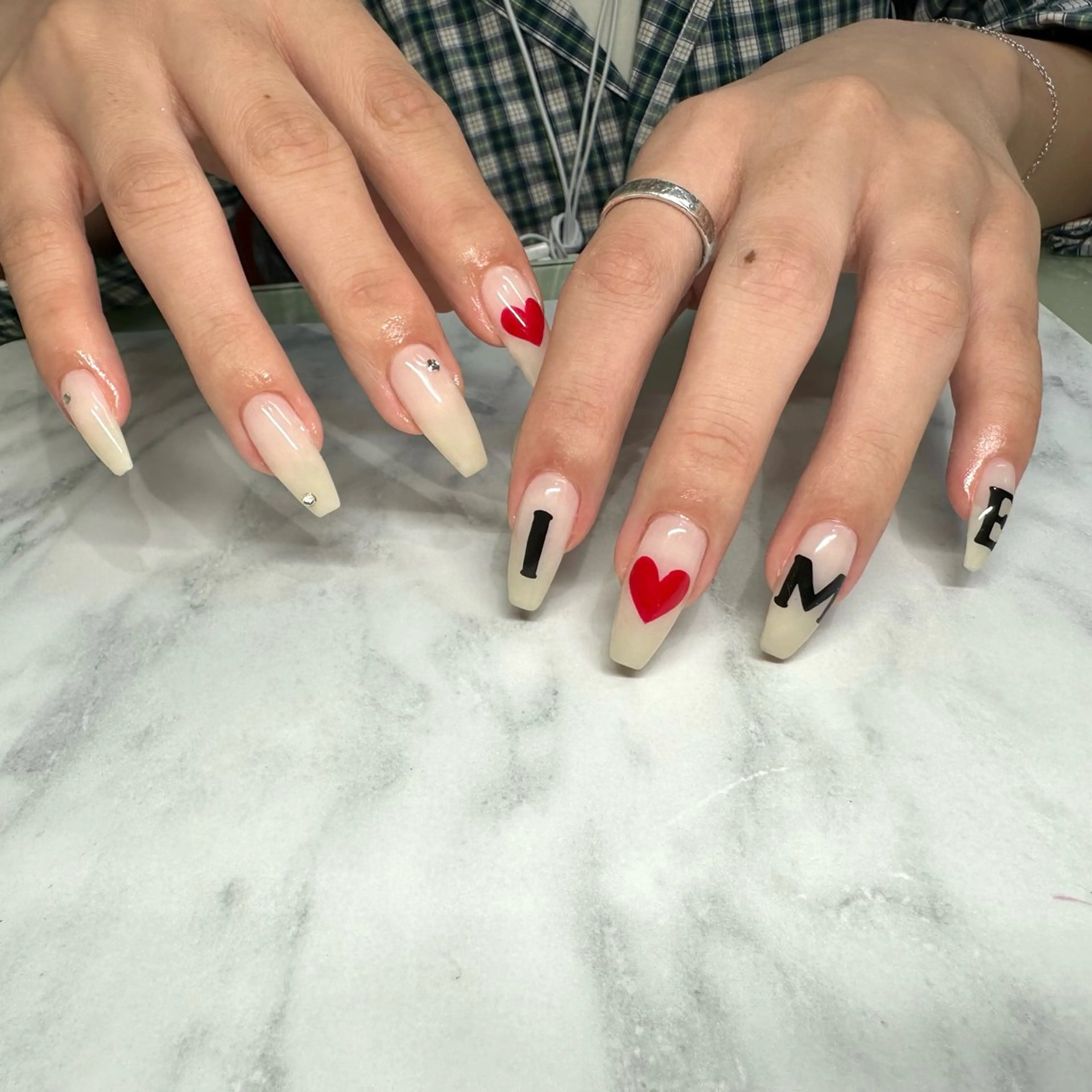 ネイル ハンドネイル Bianca浦和🎀 渋谷のネイルデザイン