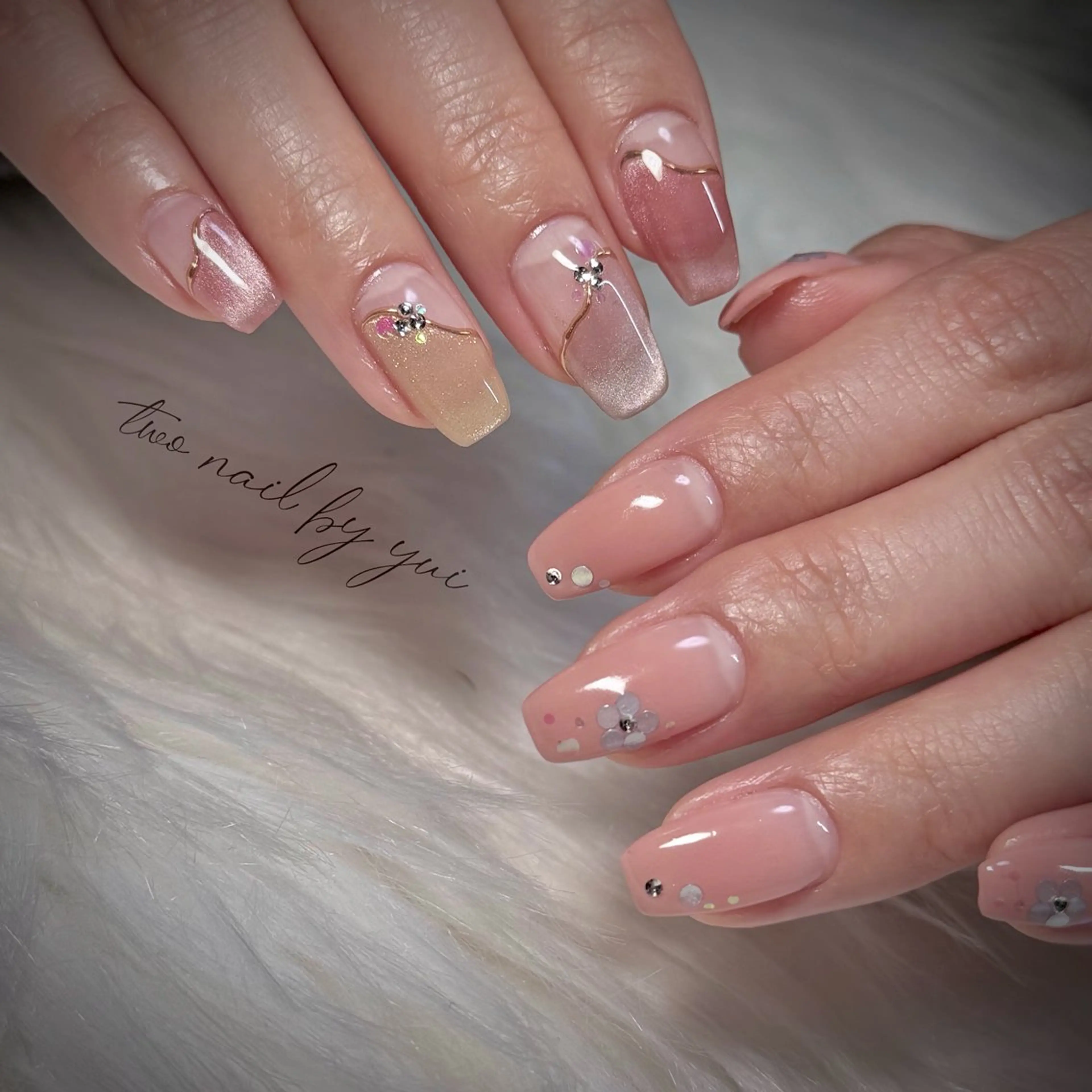 ネイル ネイルチップ ホワイト ハンドネイル two nailのネイルデザイン