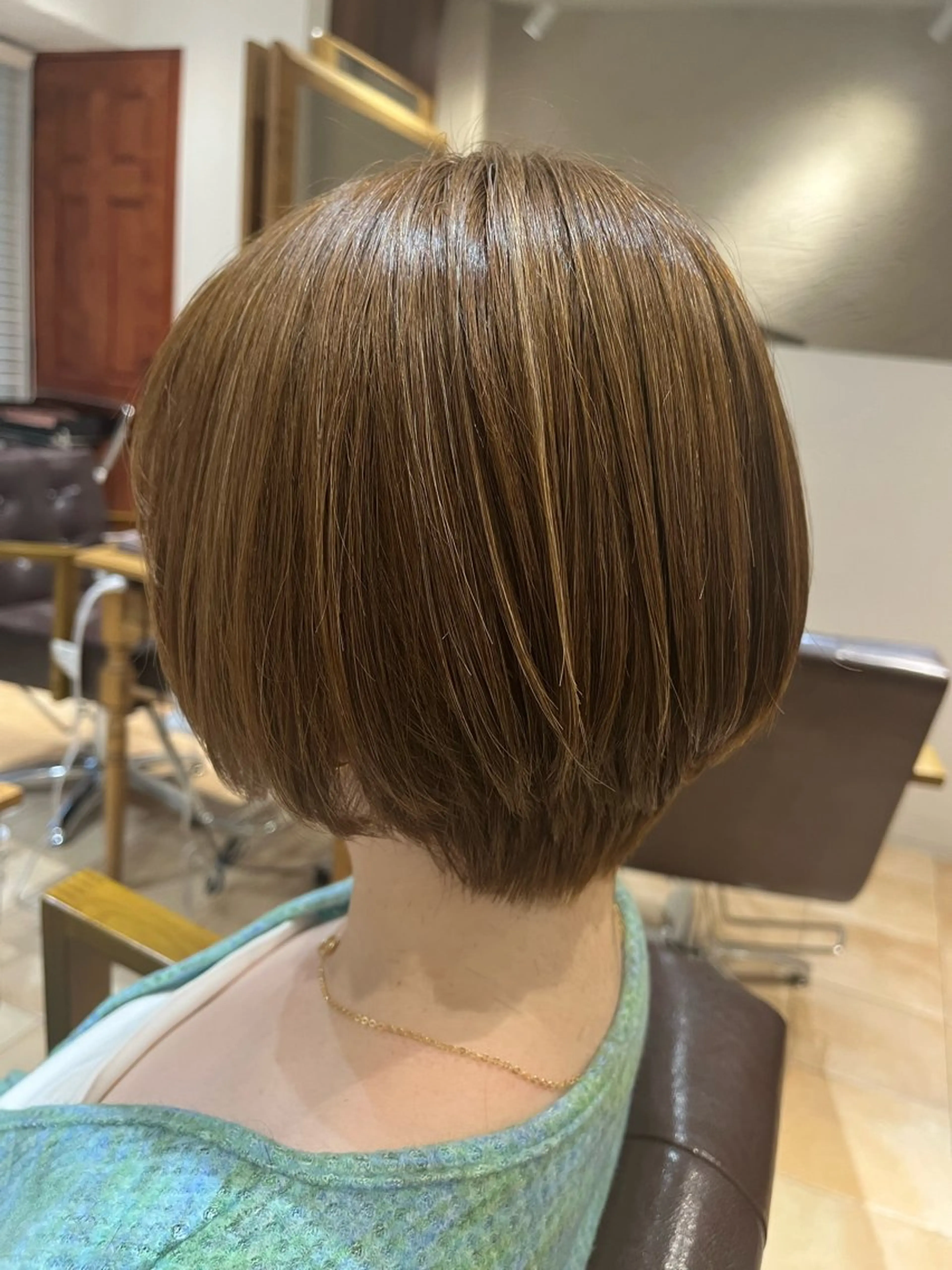 ショート カラー ベージュカラー ハイトーンカラー ミルクティーベージュ カット ヘアカラー トリートメント 🌈透明感カラー🌈 🌟吉田祐介🌟のヘアスタイル