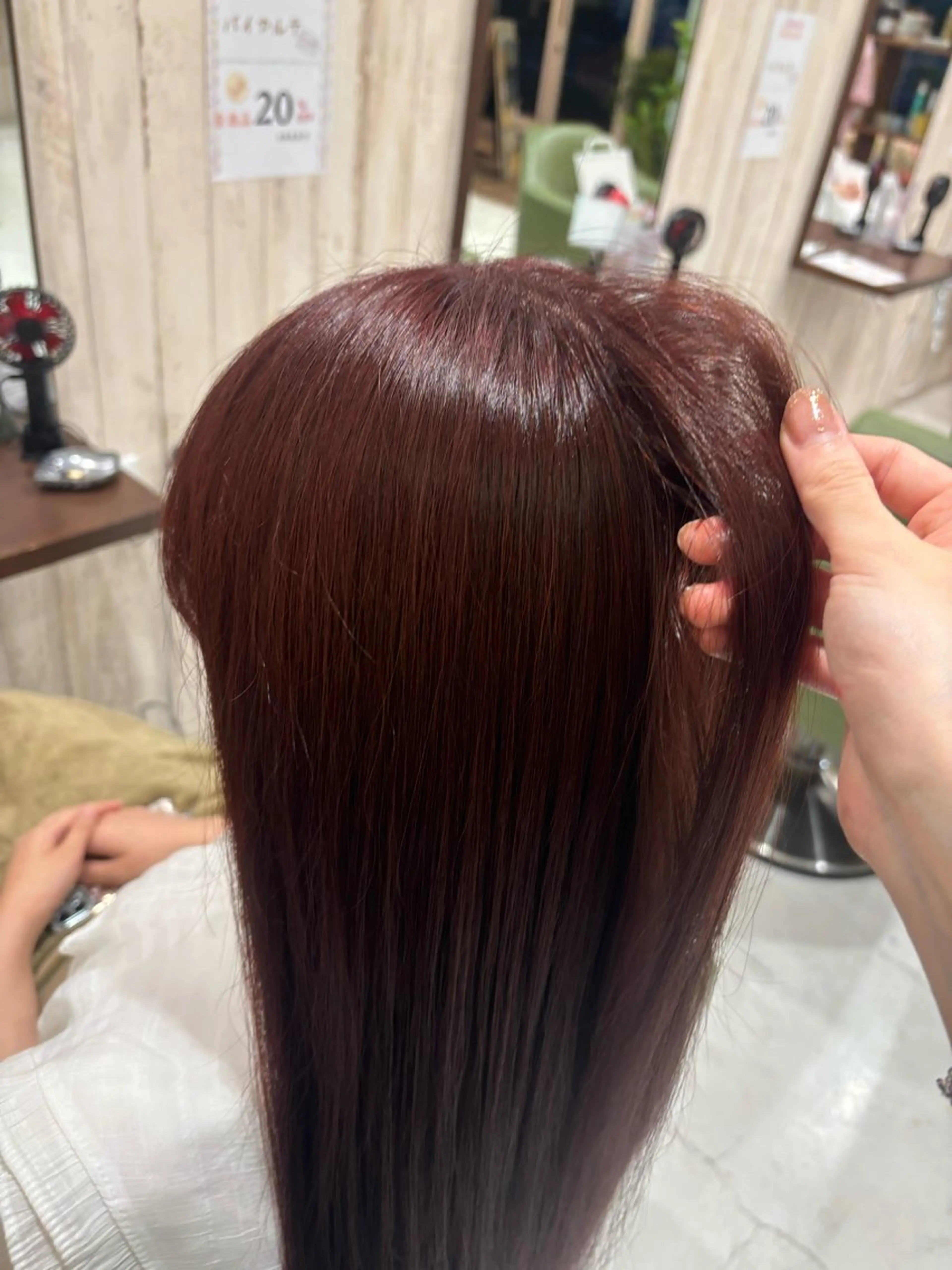 ロング カラー 保谷 菜々美のヘアスタイル