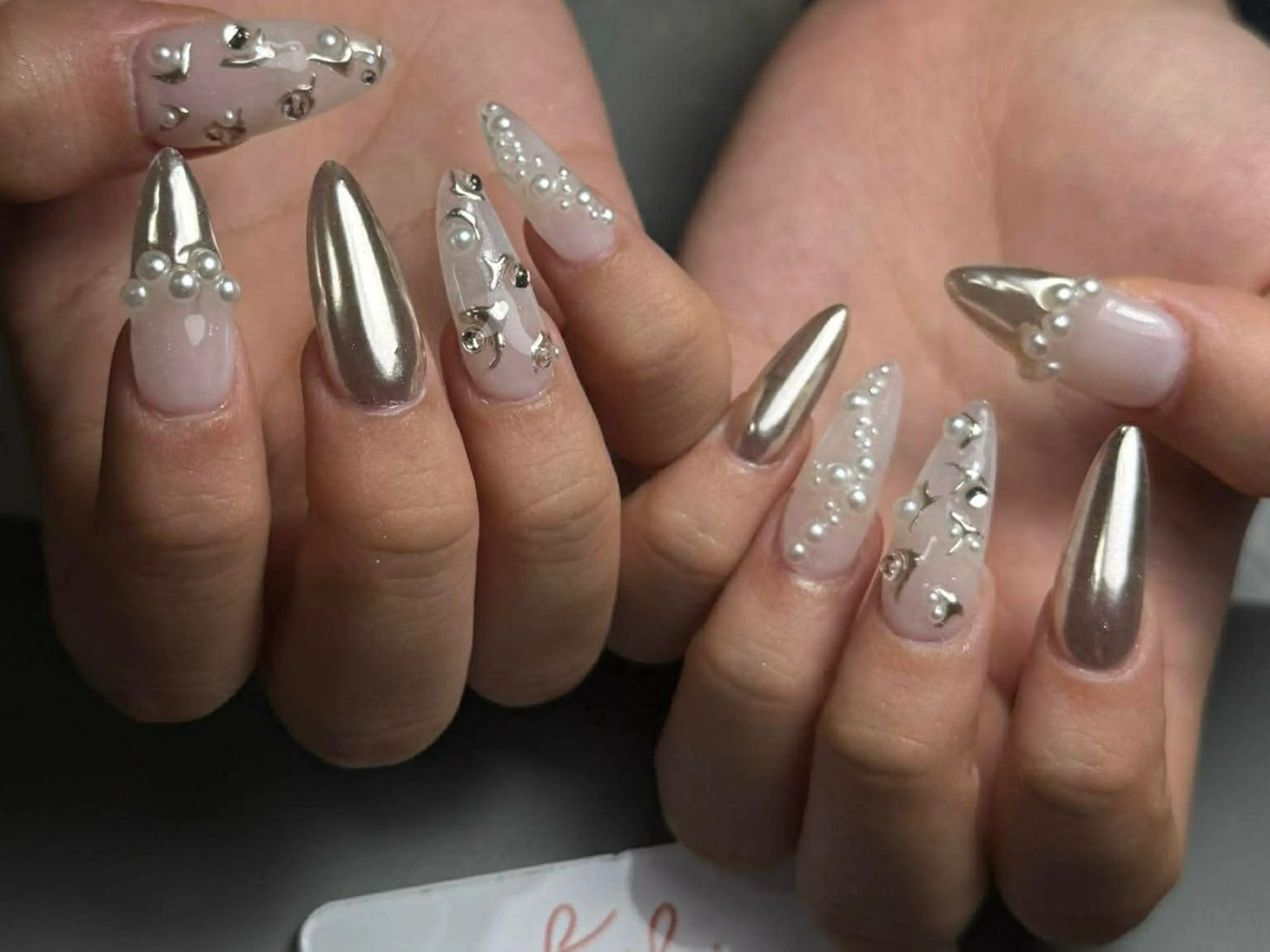 ネイル アートネイル フレンチネイル ジェルネイル グラデーション 韓国ネイル ハンドネイル 💕鈴木ユリ パラジェル/オフ無料のネイルデザイン