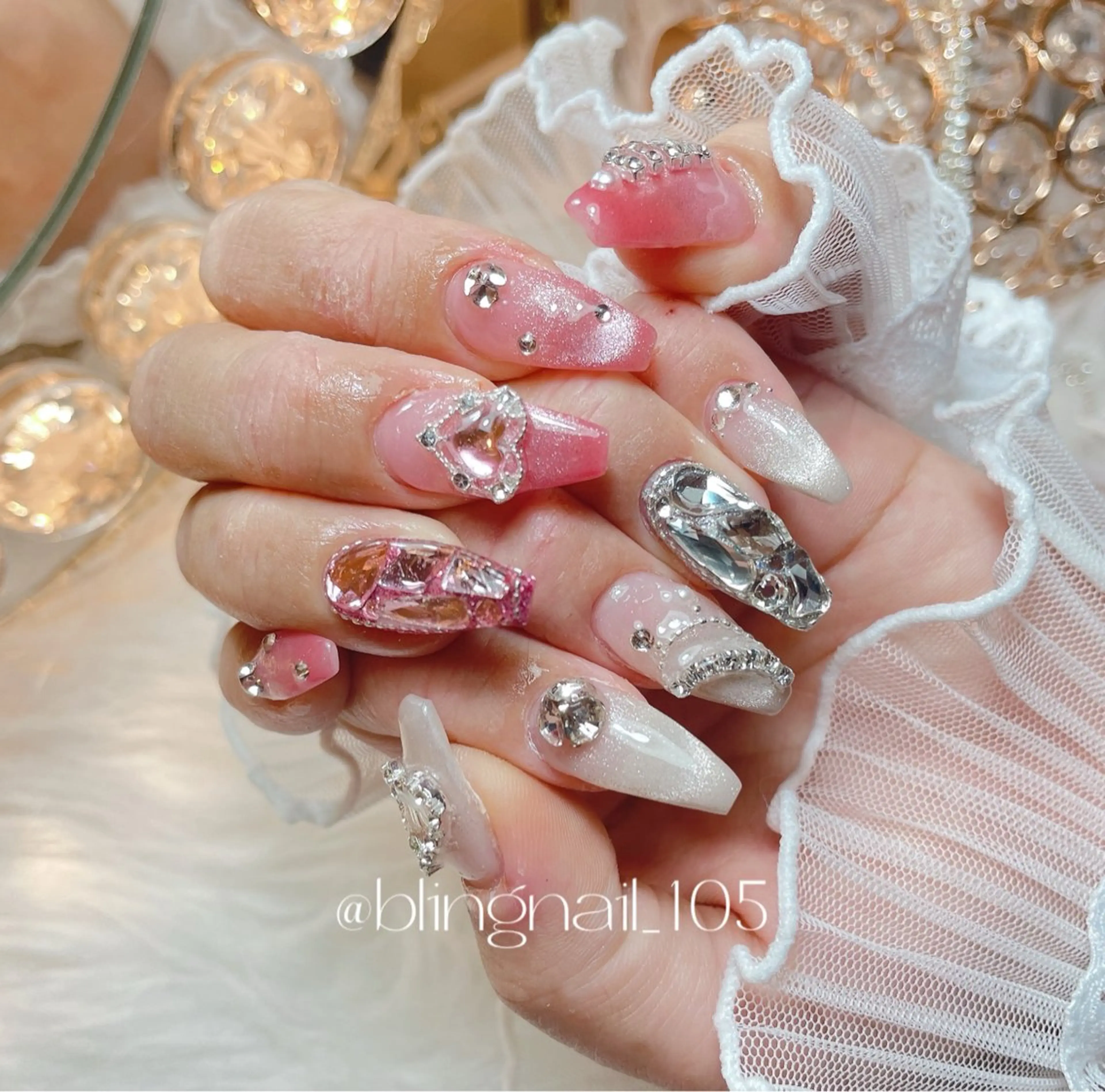 ネイル 23時まで❤︎韓国、 ワンホンネイルのネイルデザイン