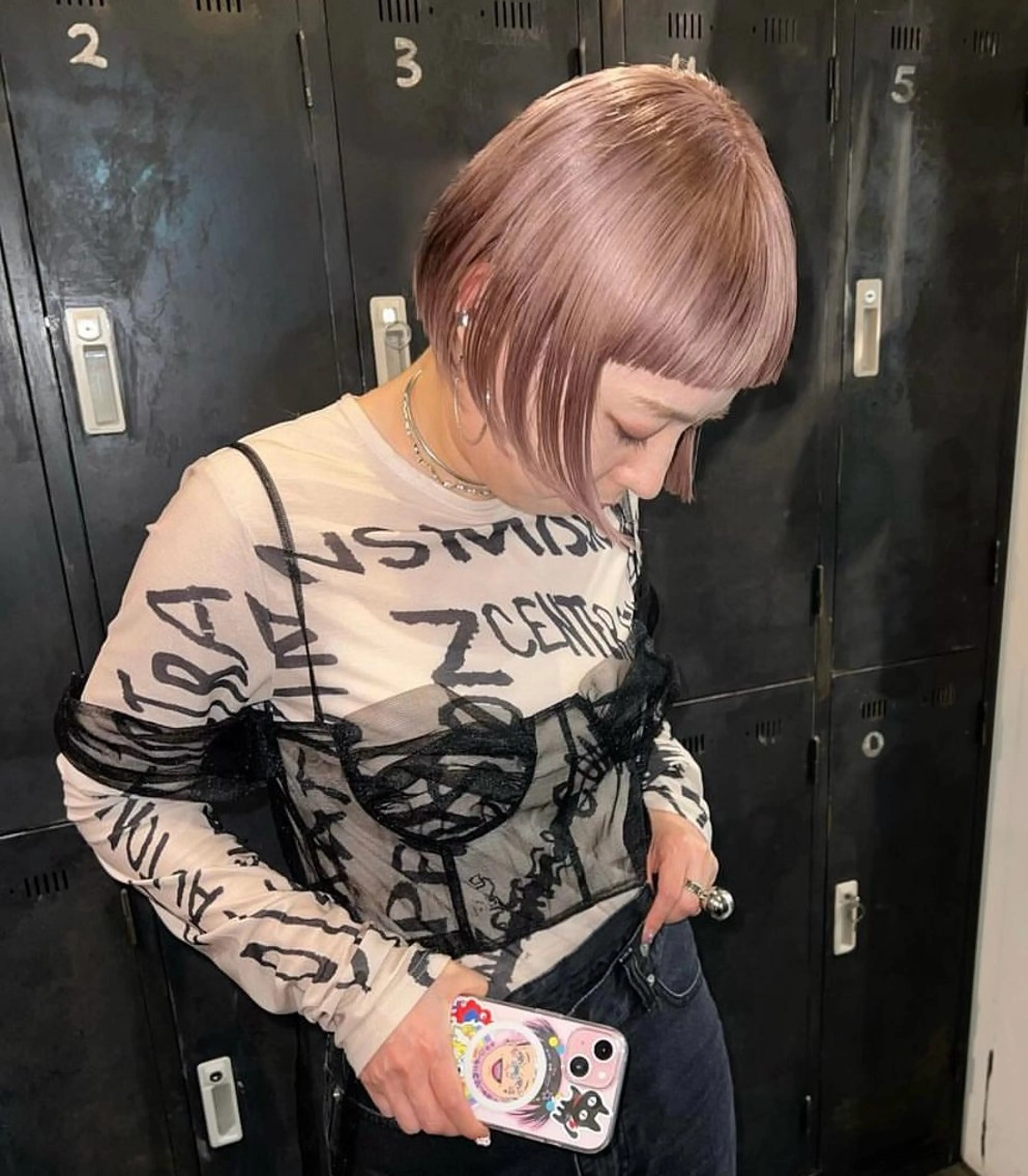 ショート 透明感/グレージュ/ レイヤー/ 青空のヘアスタイル