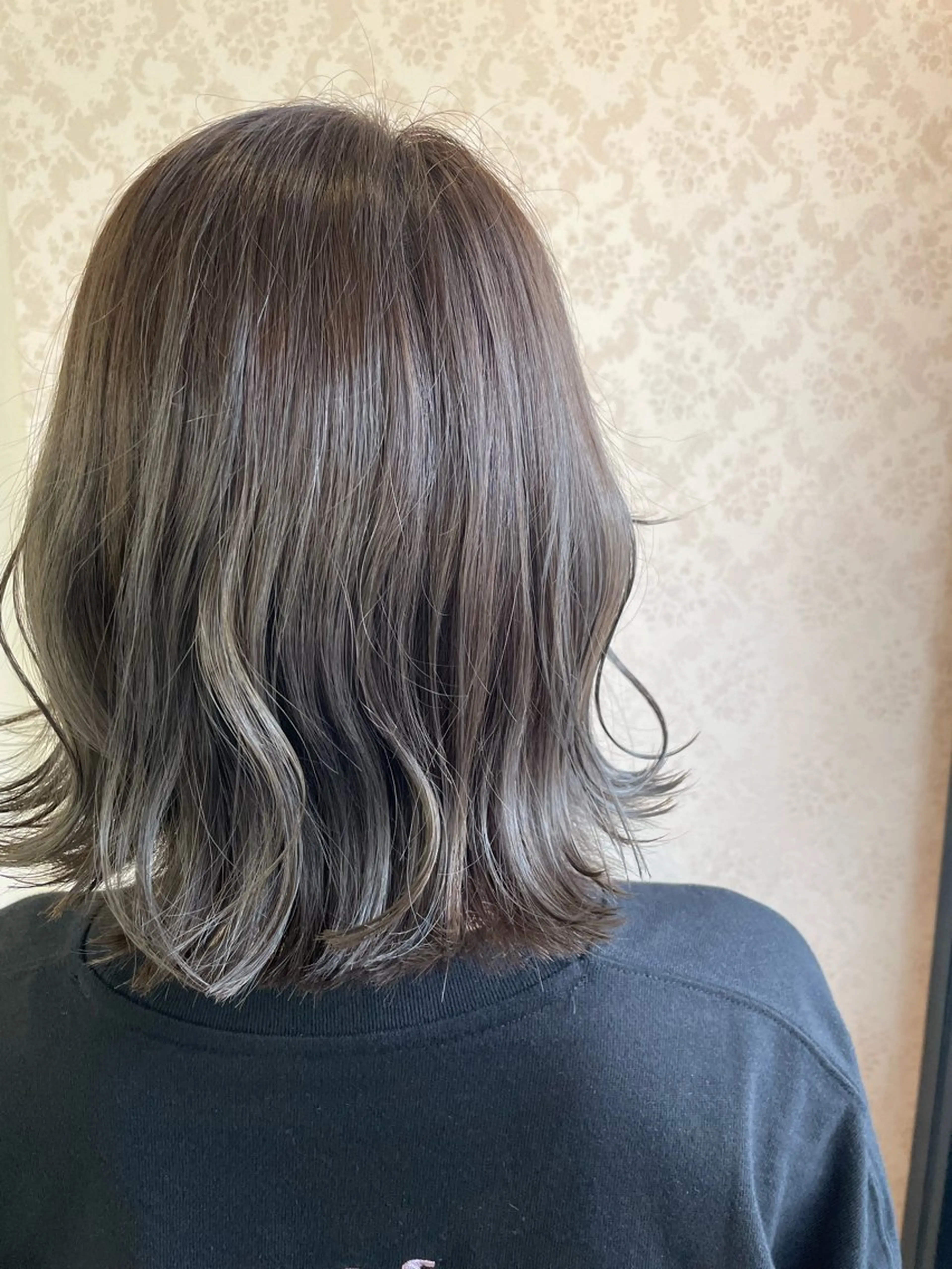 カラー ヒヨシ ルナのヘアスタイル