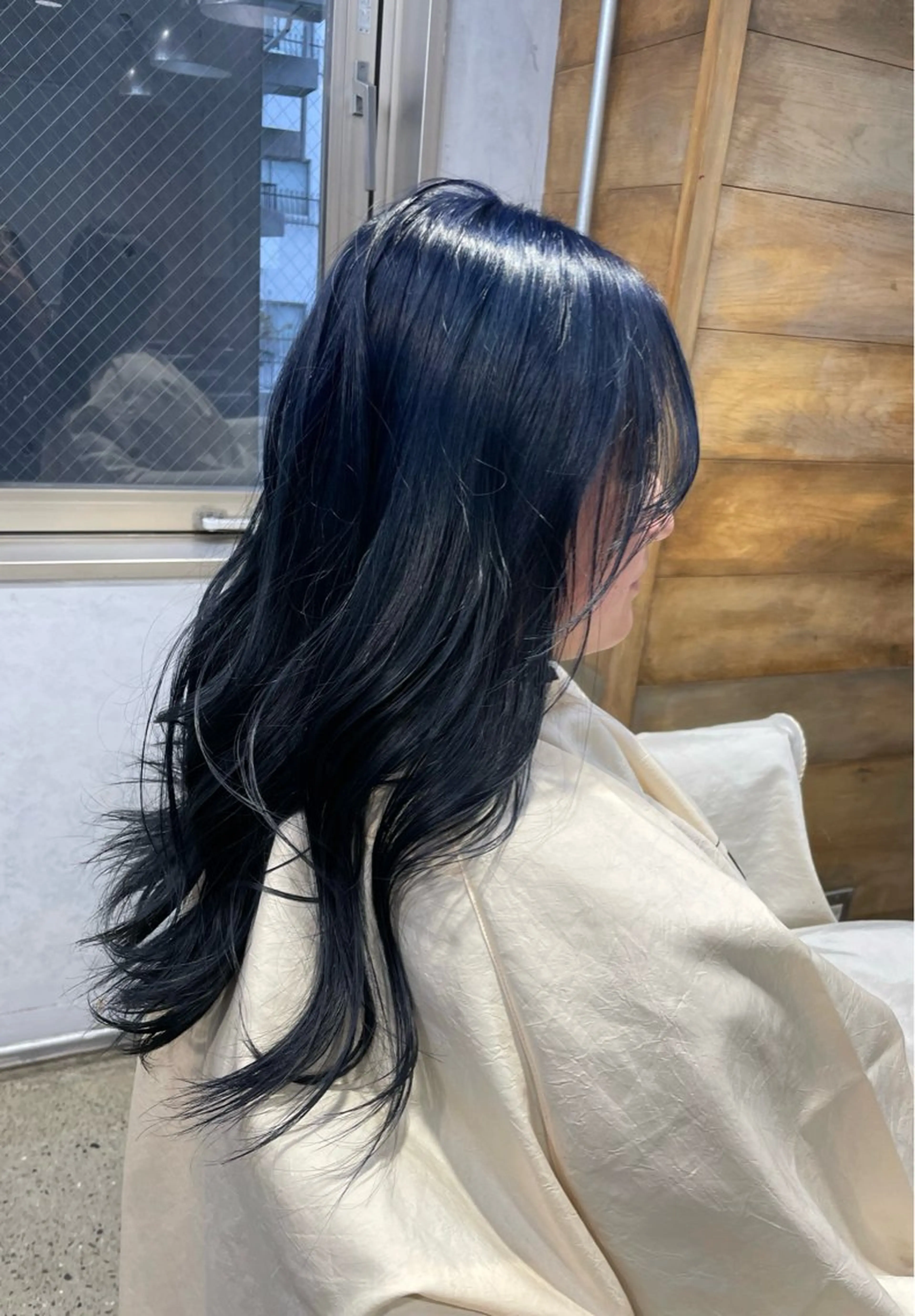 ロング カラー ブリーチ ブルーカラー ネイビーカラー トリートメント AIRI /XENA渋谷本店のヘアスタイル