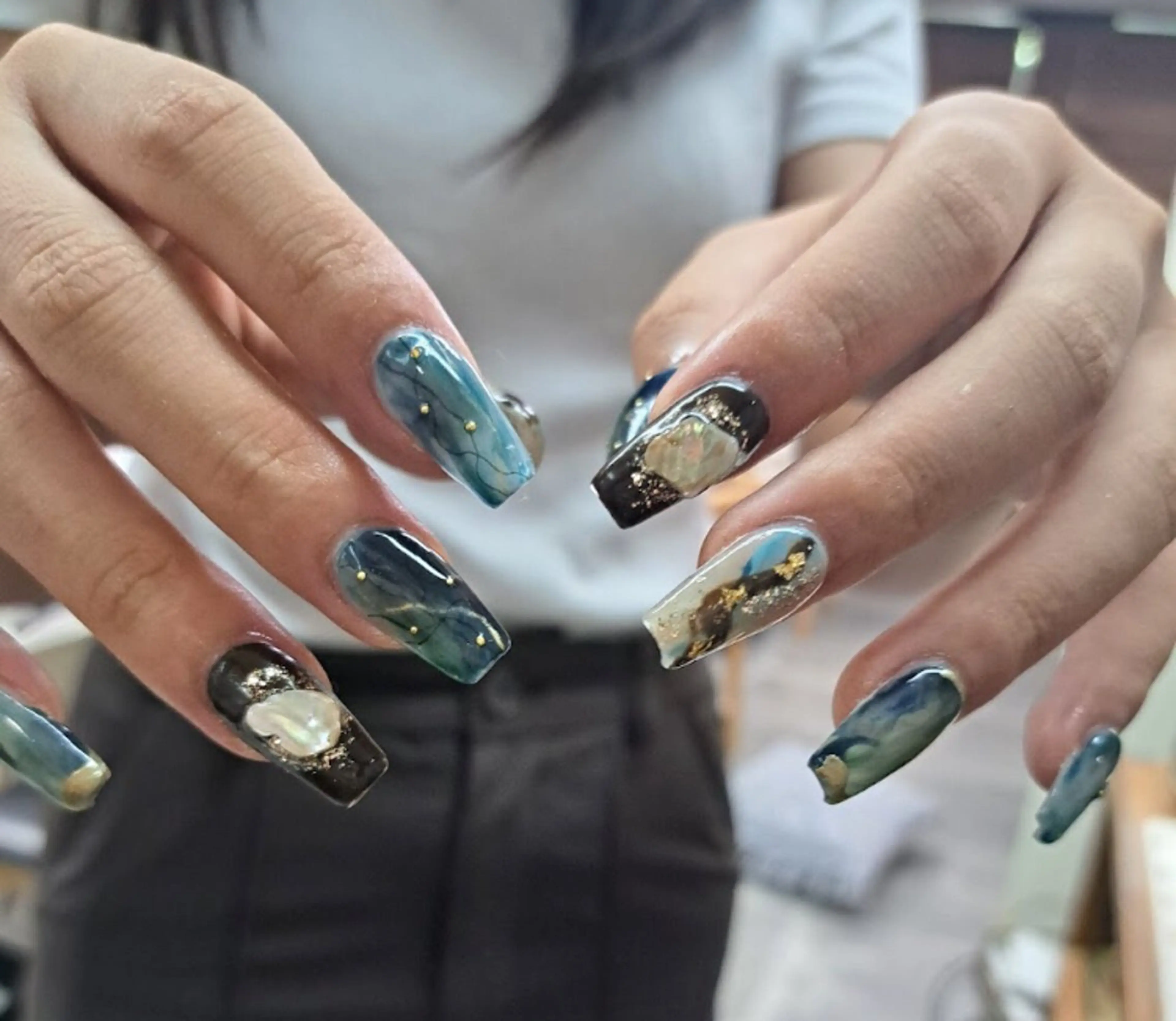 ネイル アートネイル ジェルネイル ニュアンスネイル スカルプネイル ハンドネイル nailstudio eviz新宿店のネイルデザイン