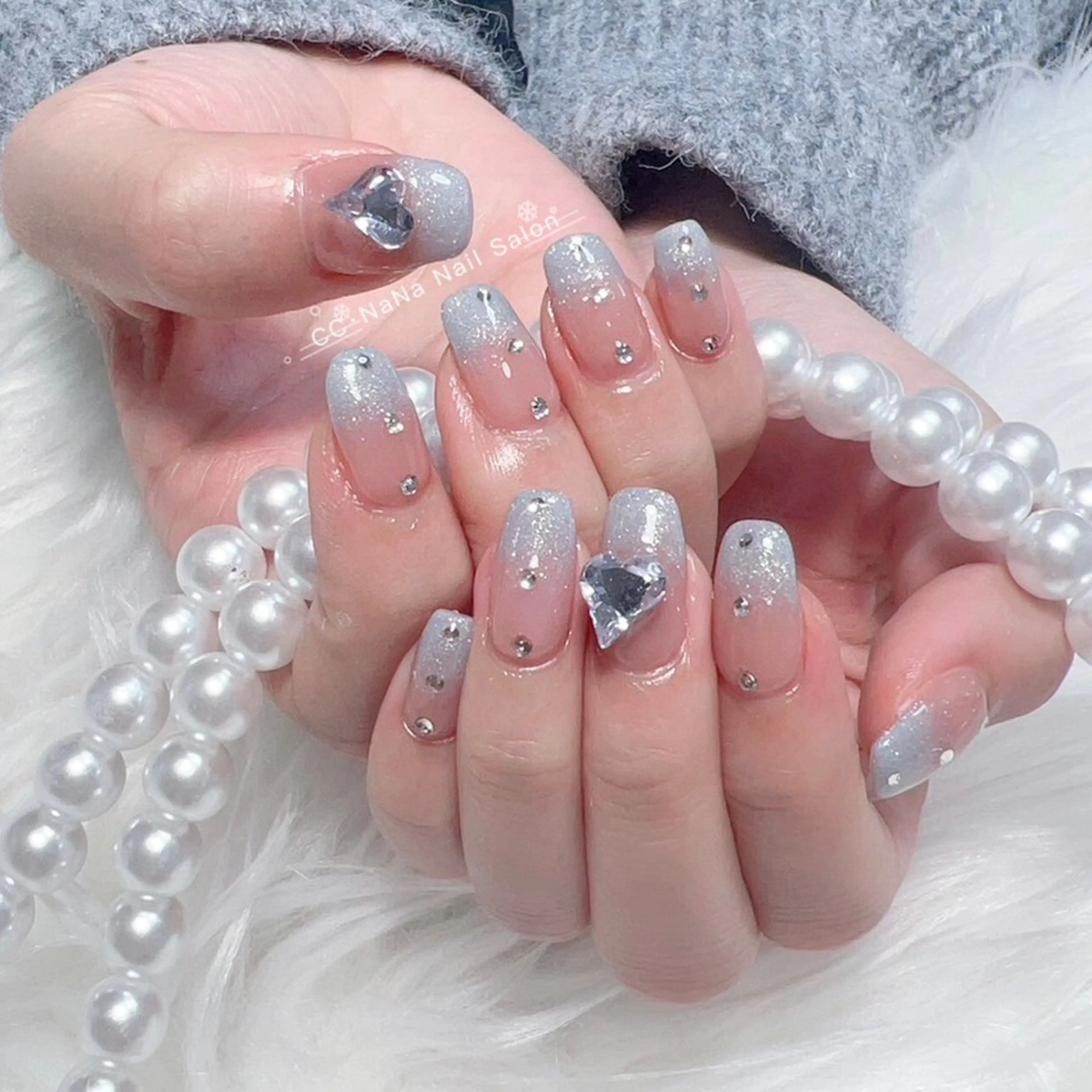 ネイル チークネイル フラッシュネイル ハート キラキラネイル 韓国ネイル ハンドネイル 💎CC・NaNa 韓国風ネイル🌙Cのネイルデザイン