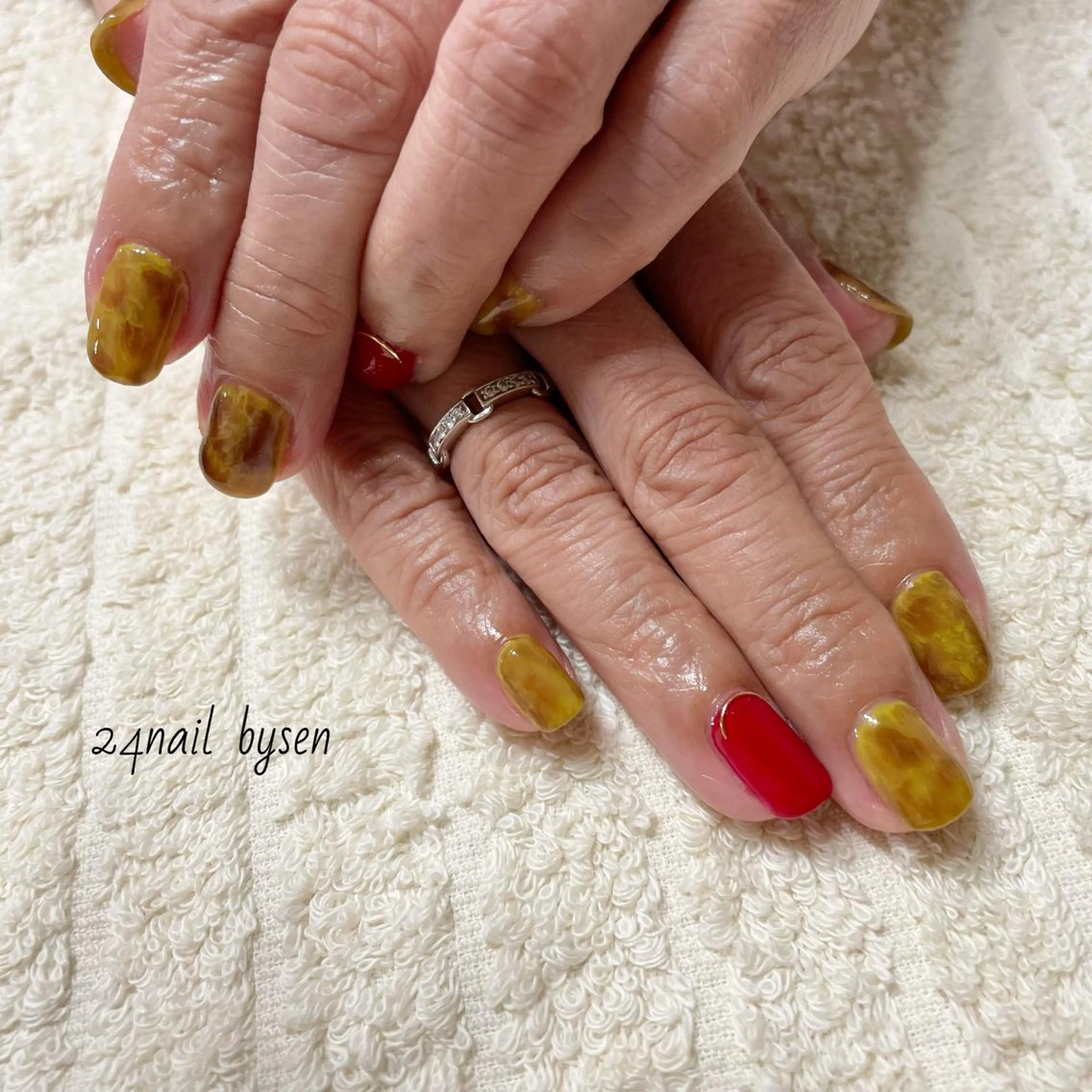 ネイル べっ甲ネイル フットネイル シンプルネイル ストーンネイル Atelier by 24nail/Ayaのネイルデザイン