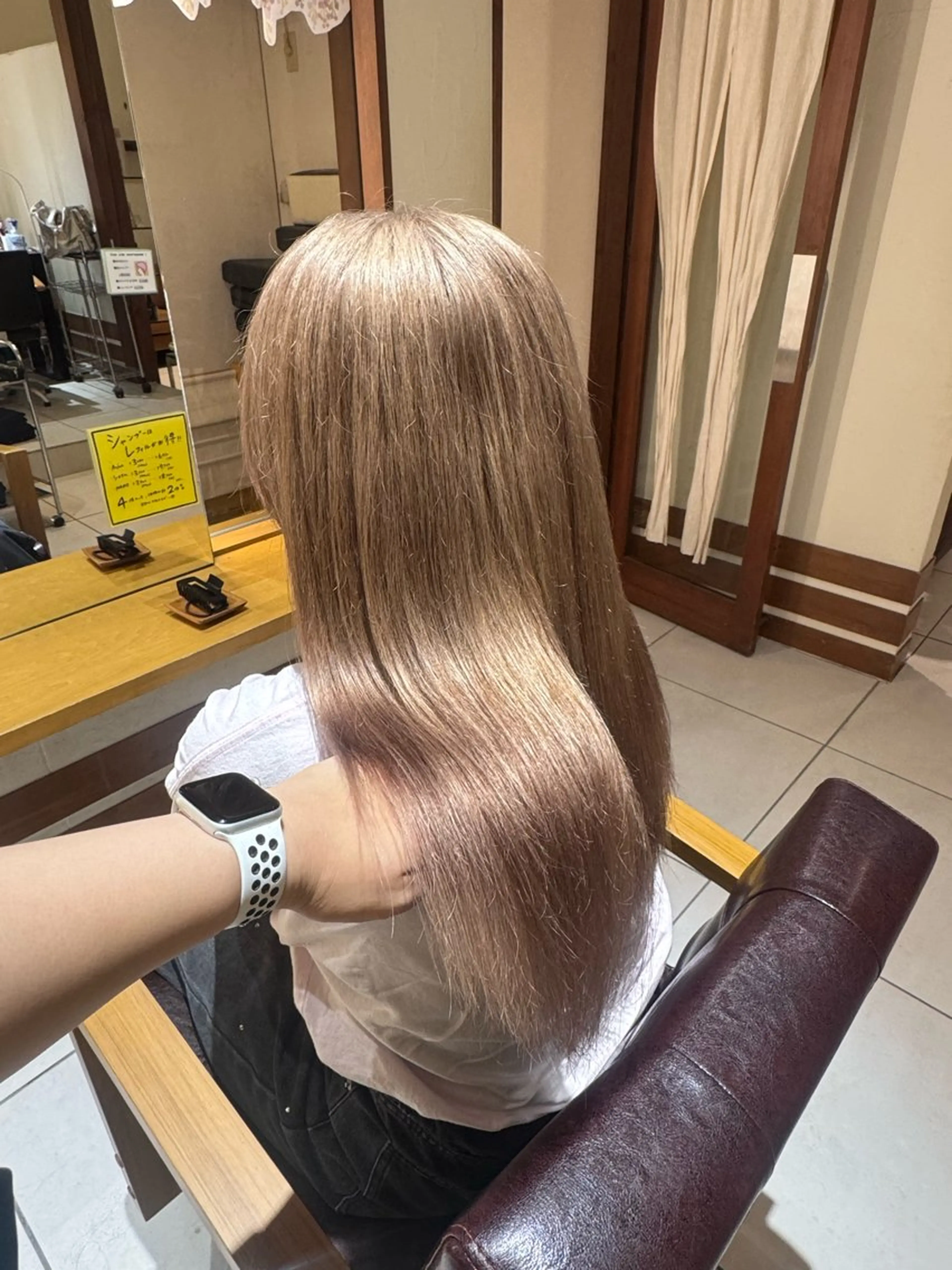 ロング ヘアカラー 🦋レイヤーカット 🌈MEGUのヘアスタイル