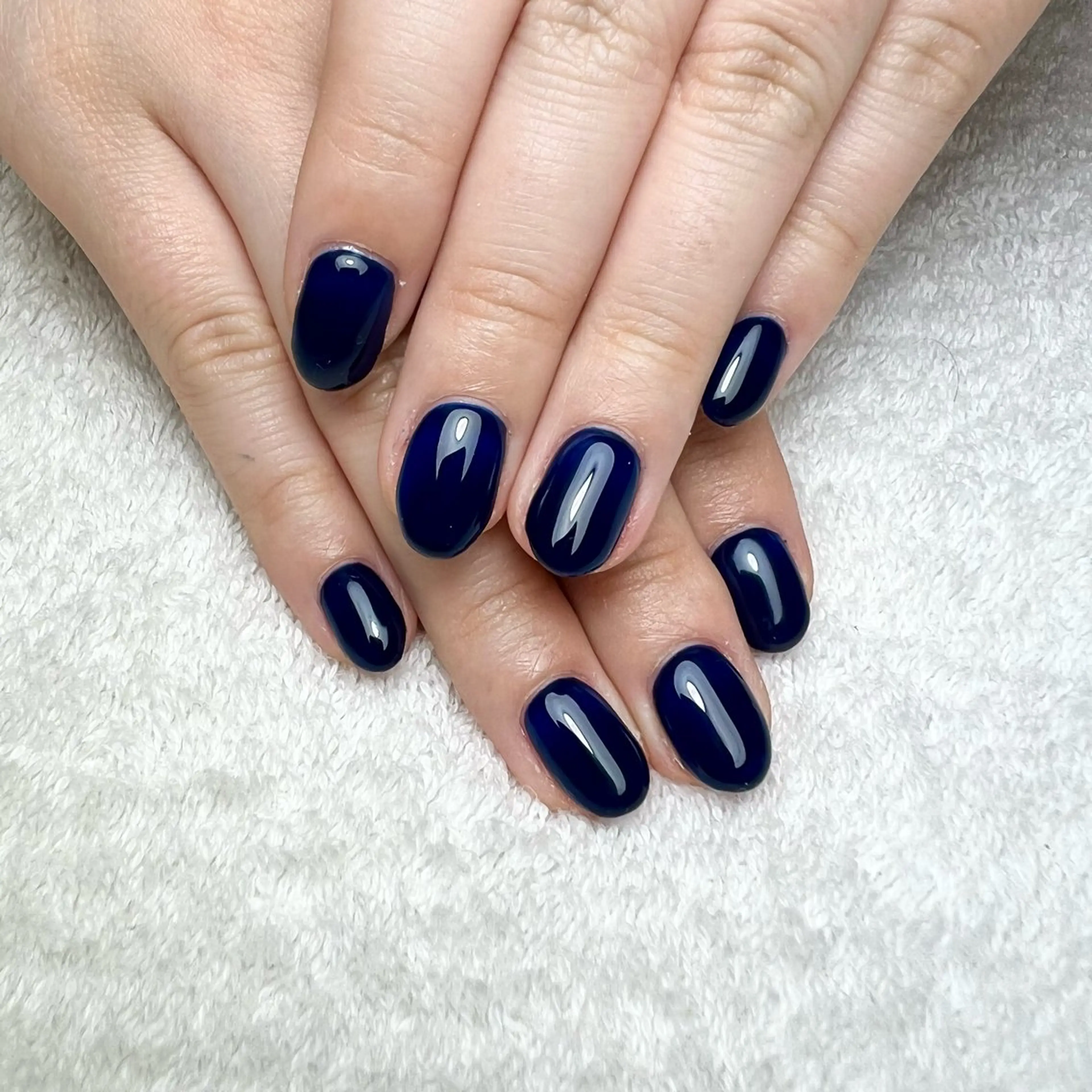 ネイル ネイビー ワンカラーネイル シンプルネイル ハンドネイル COCO+所属・COCO +のエステ・リラクイメージ