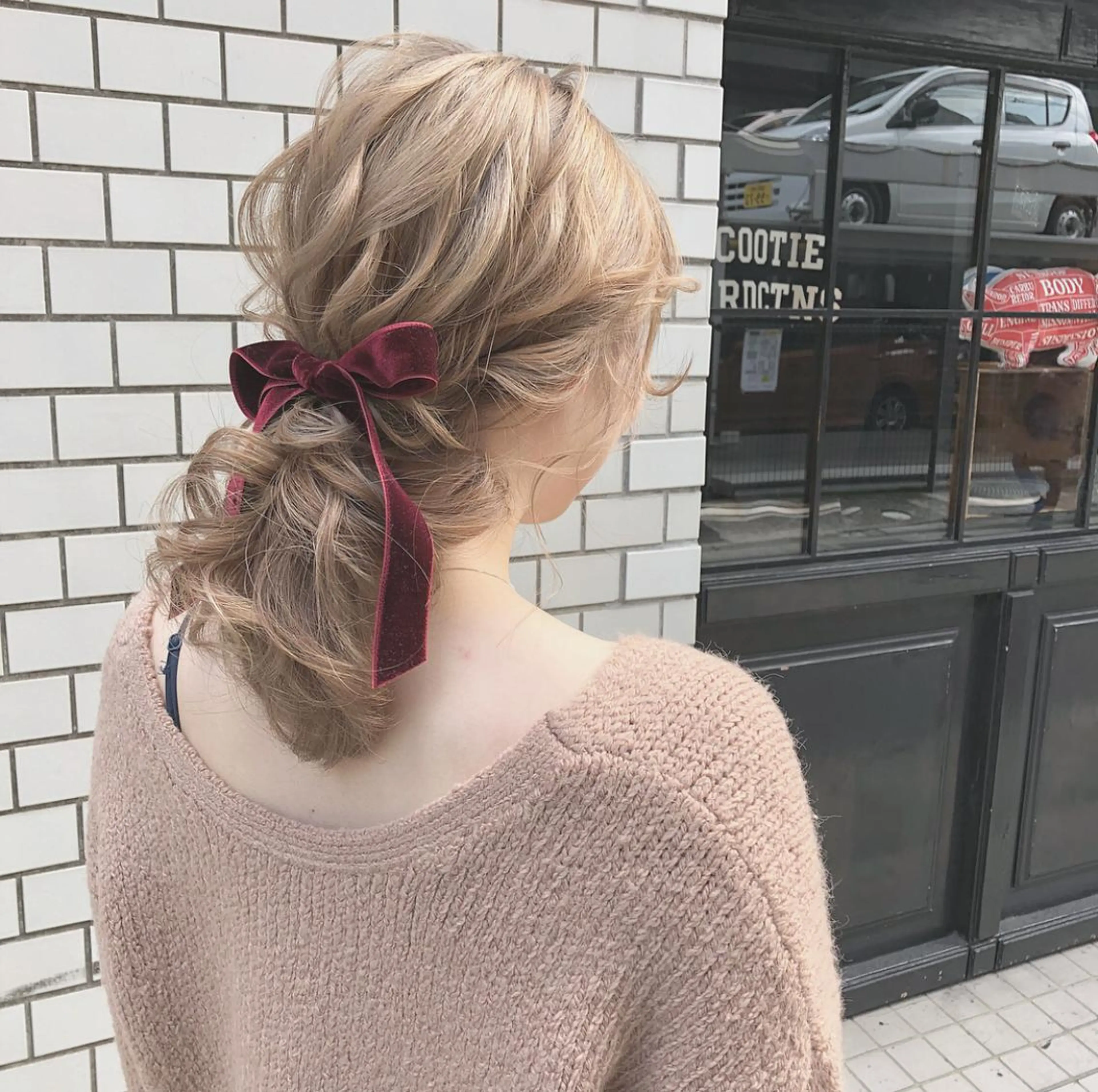 セミロング カラー ヘアアレンジ ベージュカラー ブリーチ ハイトーンカラー ヘアカラー トリートメント autre所属・大久保 ひでなりのヘアスタイル