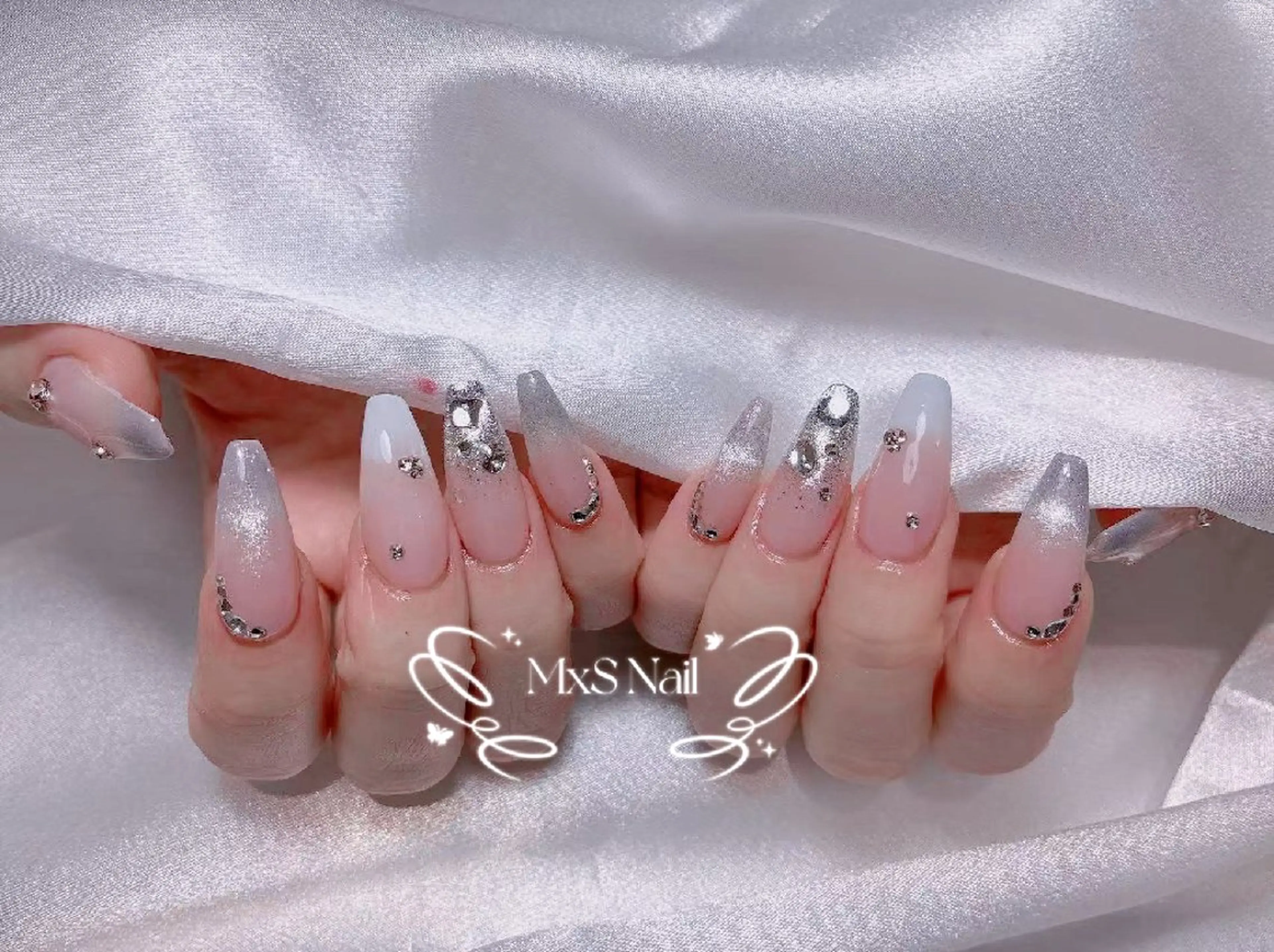 ネイル ハンドネイル ハンドケア MxS Nail(長さだし/フィルイン/マグネット/韓国ネイル/ワンホンネイル/ワンカラー)所属・MxS リィリィのネイルデザイン