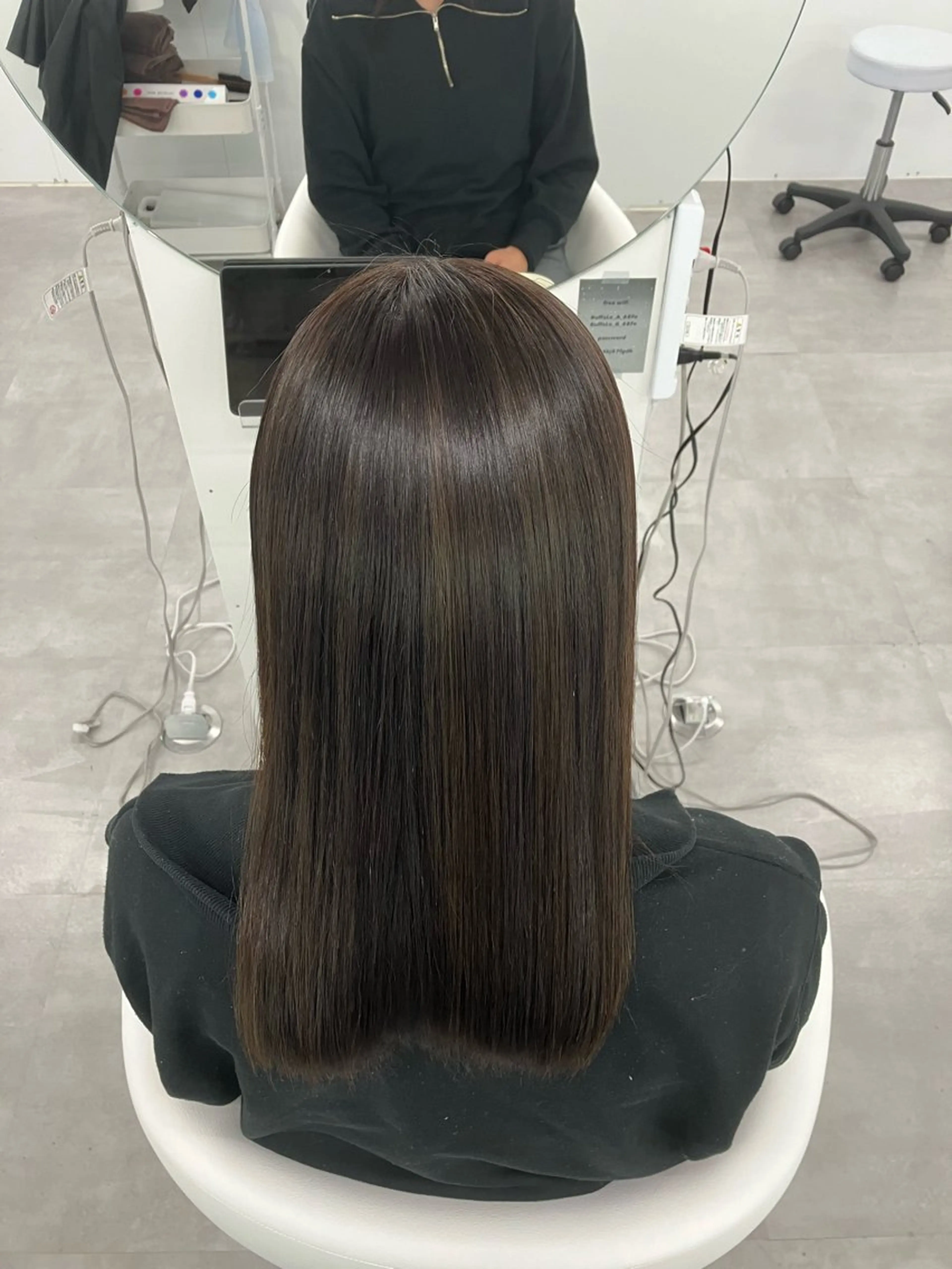 ロング カラー アッシュ ベージュカラー door white hideのヘアスタイル