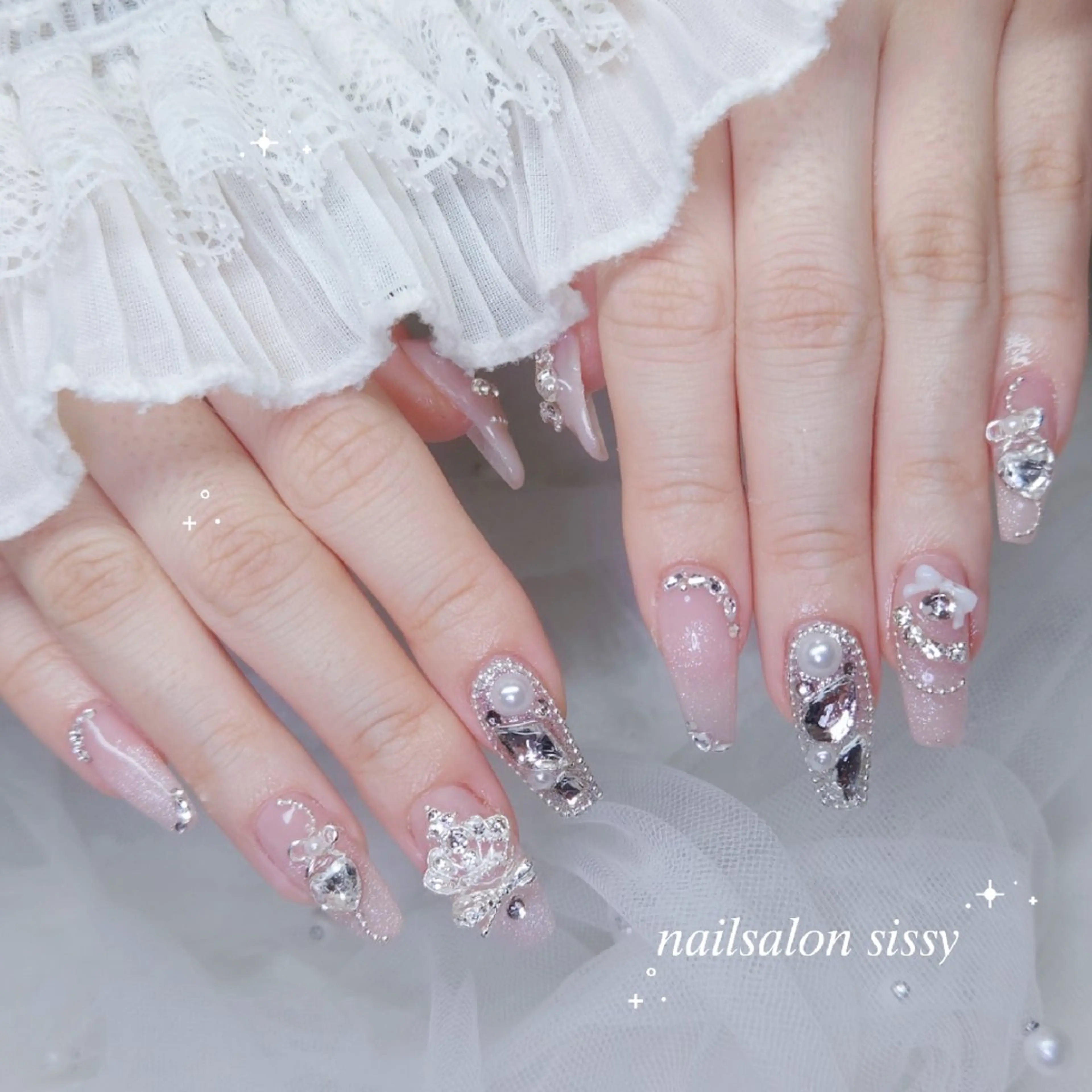 ネイル ガーリー キラキラネイル ワンホンネイル ハンドネイル nailsalon sissy所属・sissy hatsuneのネイルデザイン