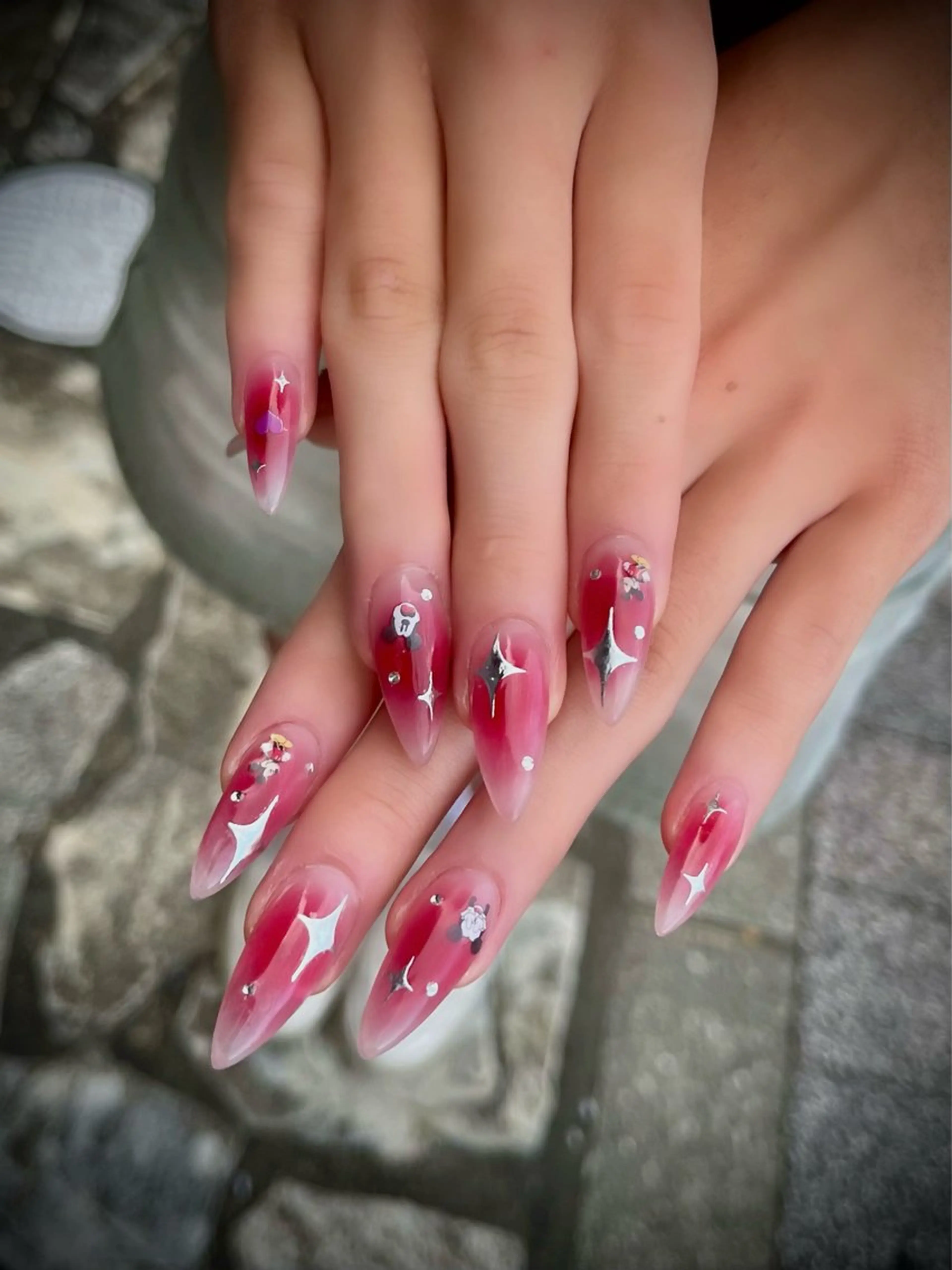 ネイル フットネイル キラキラネイル マグネットネイル ワンカラーネイル スカルプネイル nine.🦋 YUKOのネイルデザイン