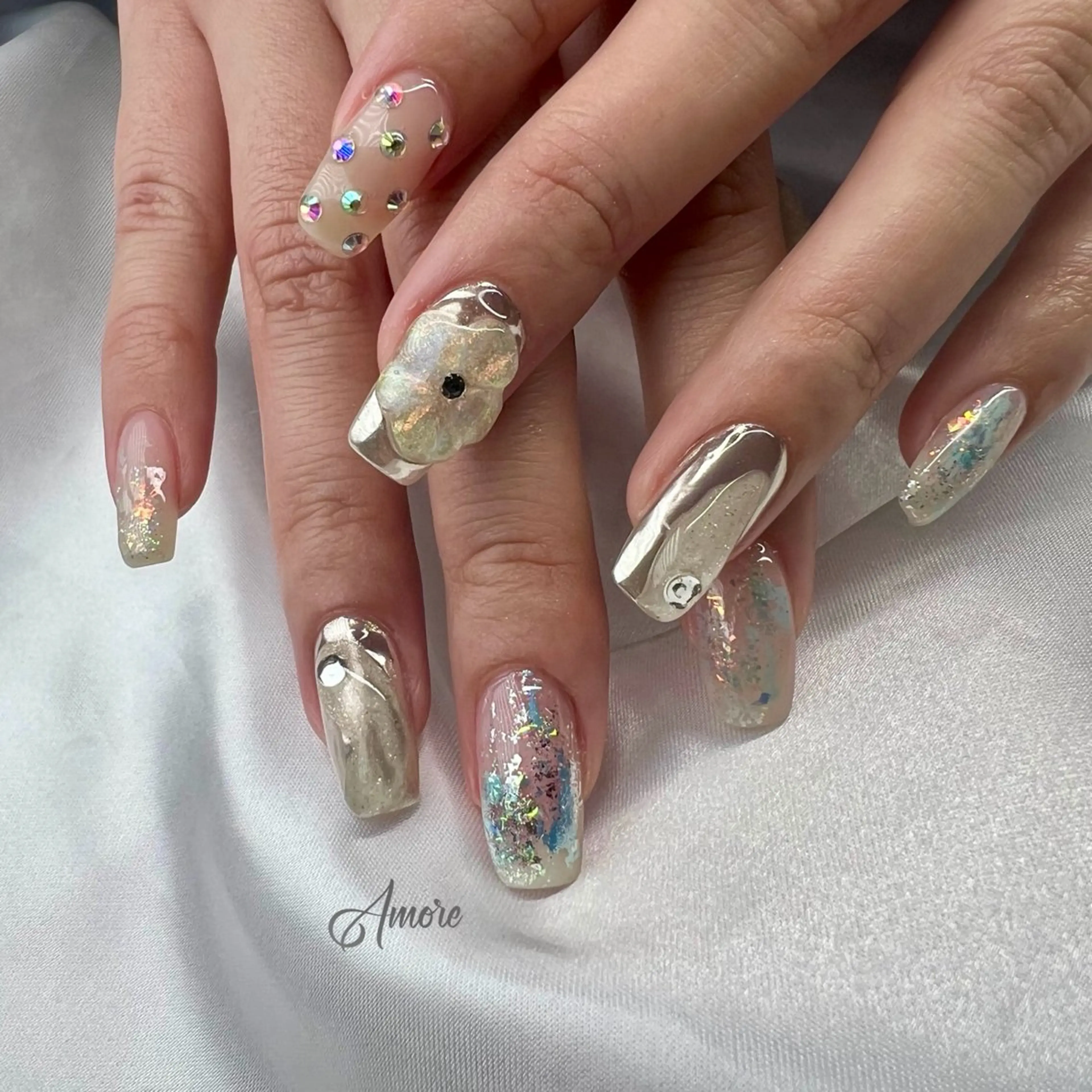 ネイル ジェルネイル キラキラネイル 韓国ネイル マグネットネイル パラジェル You kyehwaのネイルデザイン