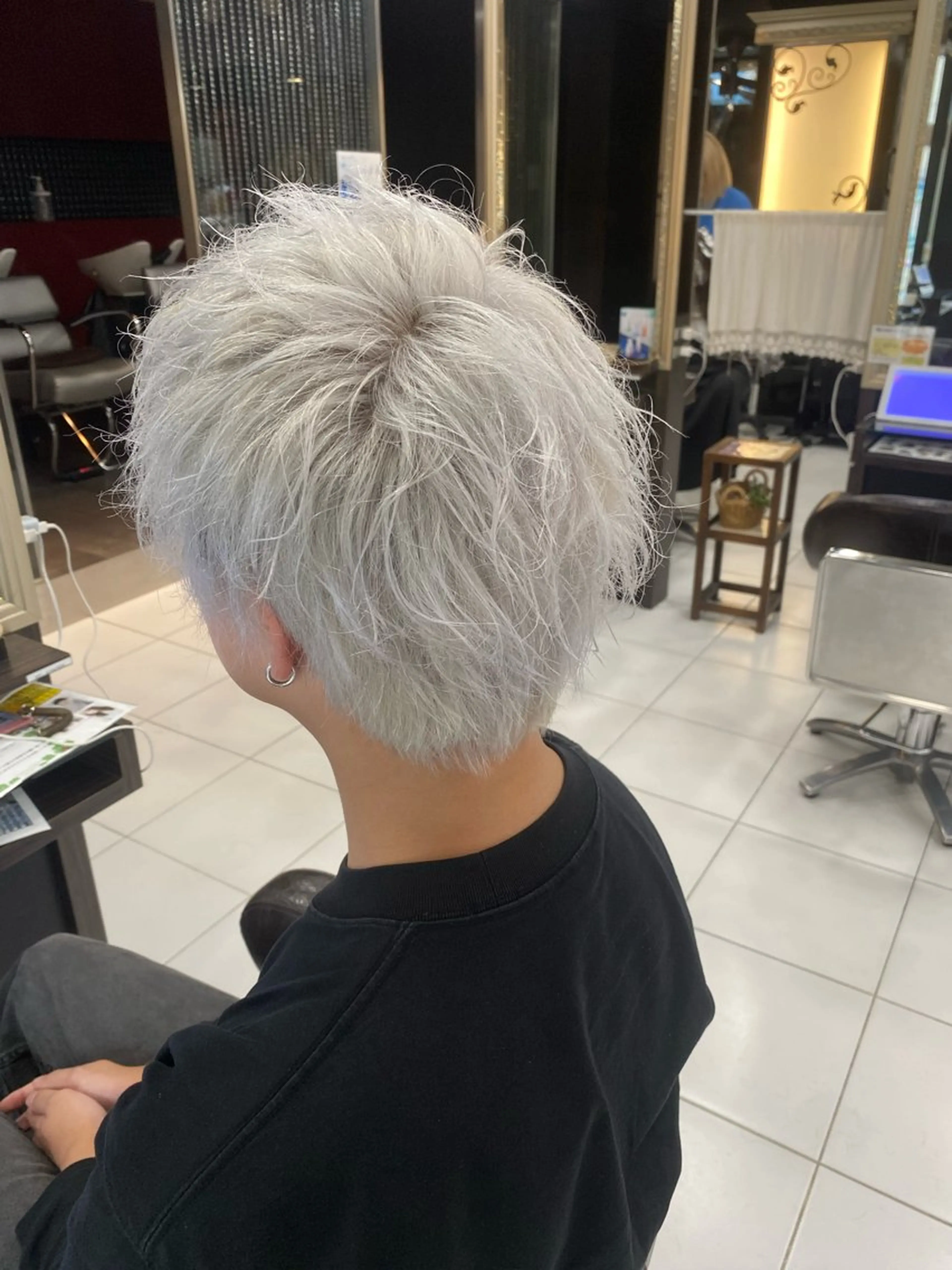 カラー メンズ シルバー ホワイトシルバー ホワイト/店長/カラ ー講師/錦糸町/岩崎のヘアスタイル
