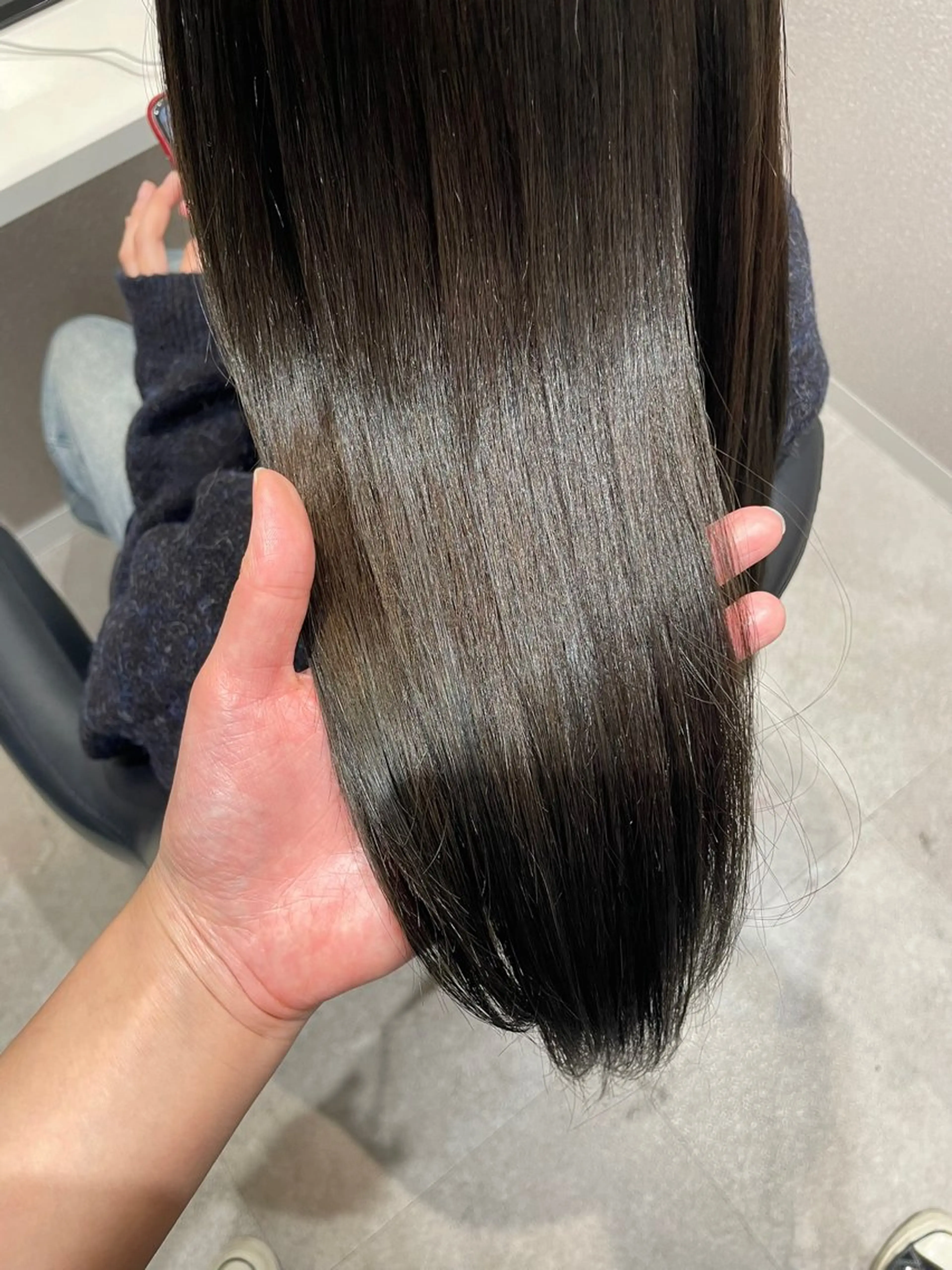 ロング カラー グレージュ オリーブグレージュ オリーブグレー 髪質改善 酸性ストレート カット ヘアカラー 縮毛矯正 女性リピ90%🍨 🩷佐藤みずきのヘアスタイル