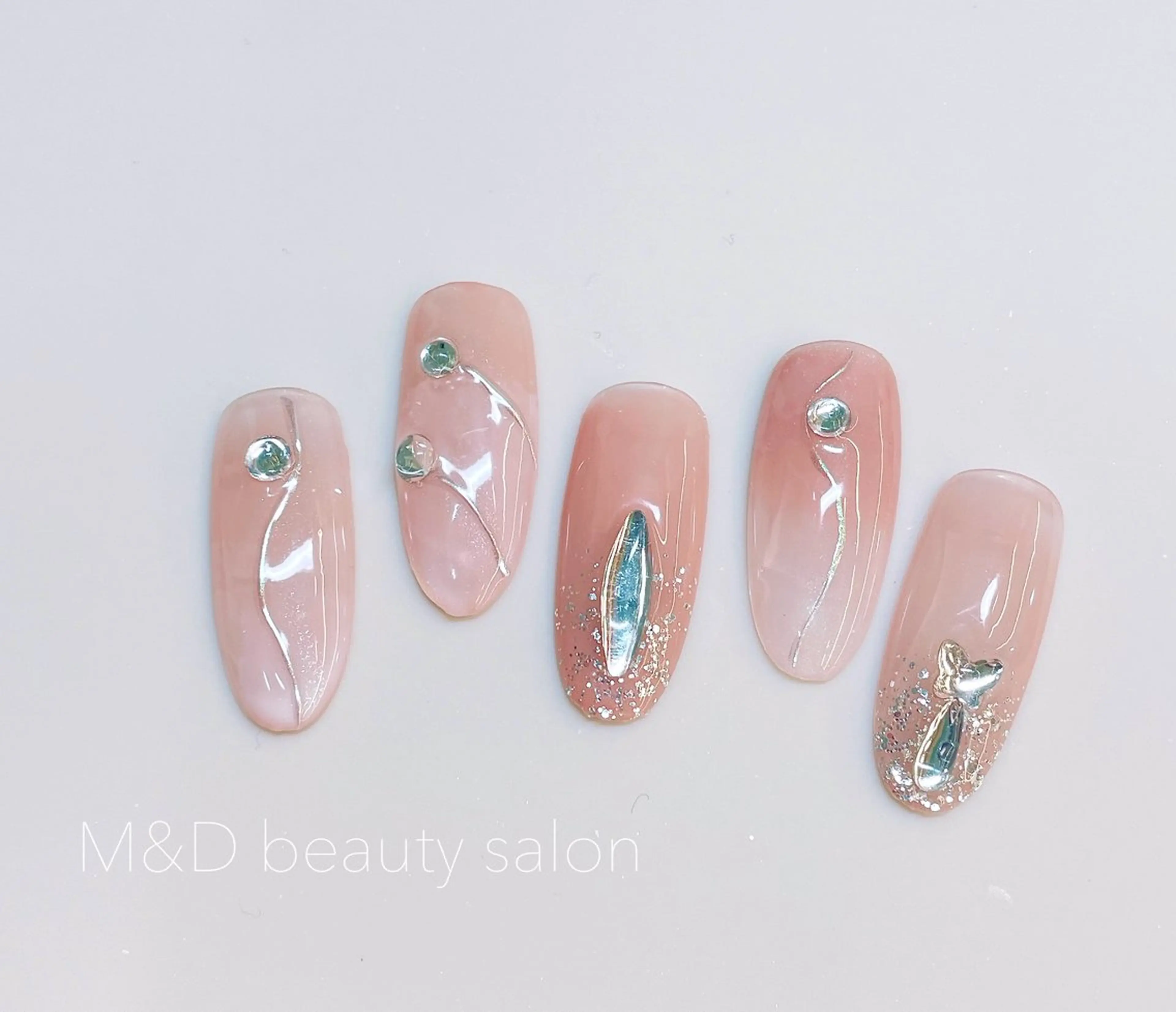 ネイル M&D BeautySalon銀座店所属・M&D 銀座店のネイルデザイン